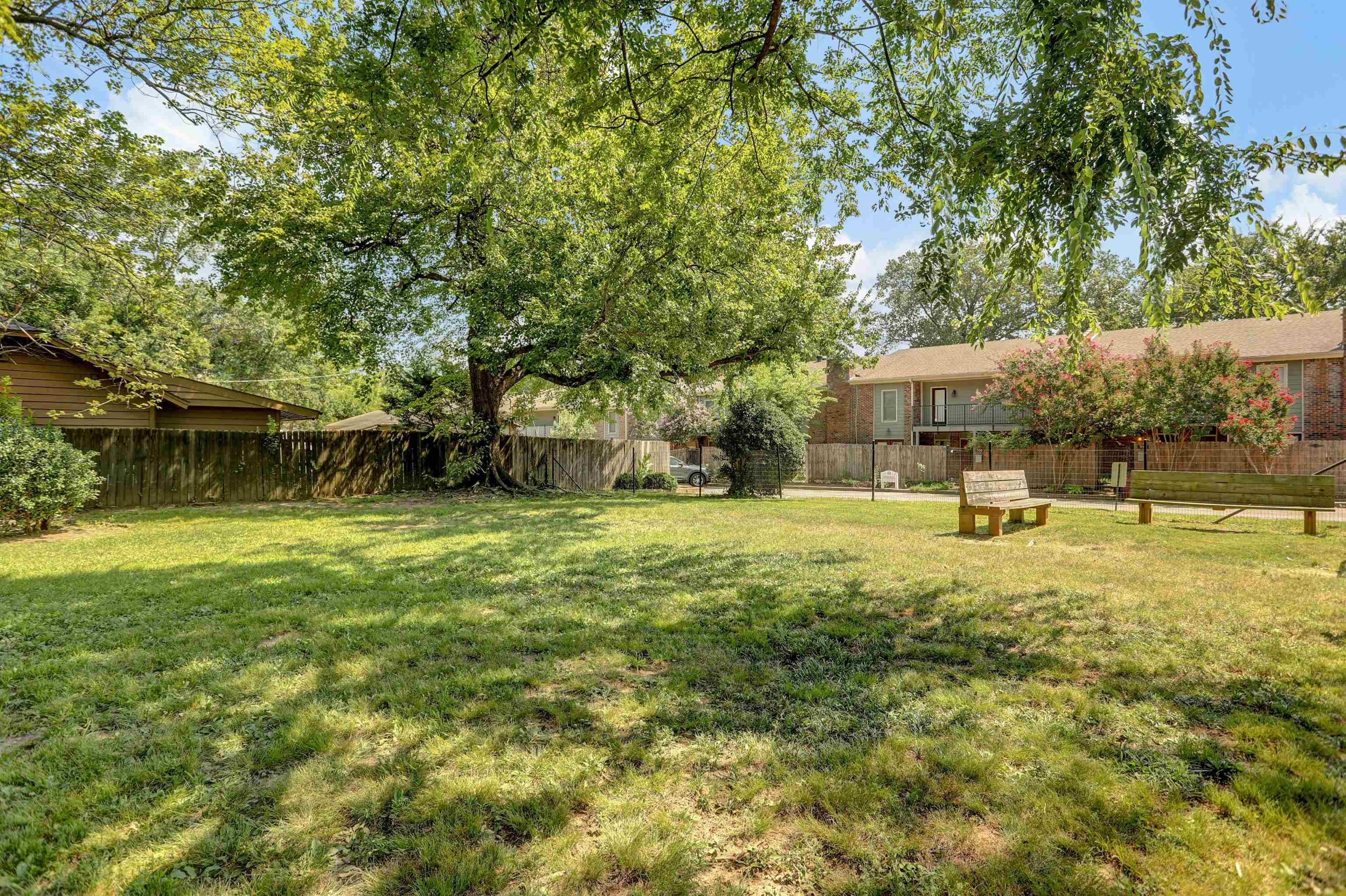 698 Hotchkiss Blvd B Property Photo 24