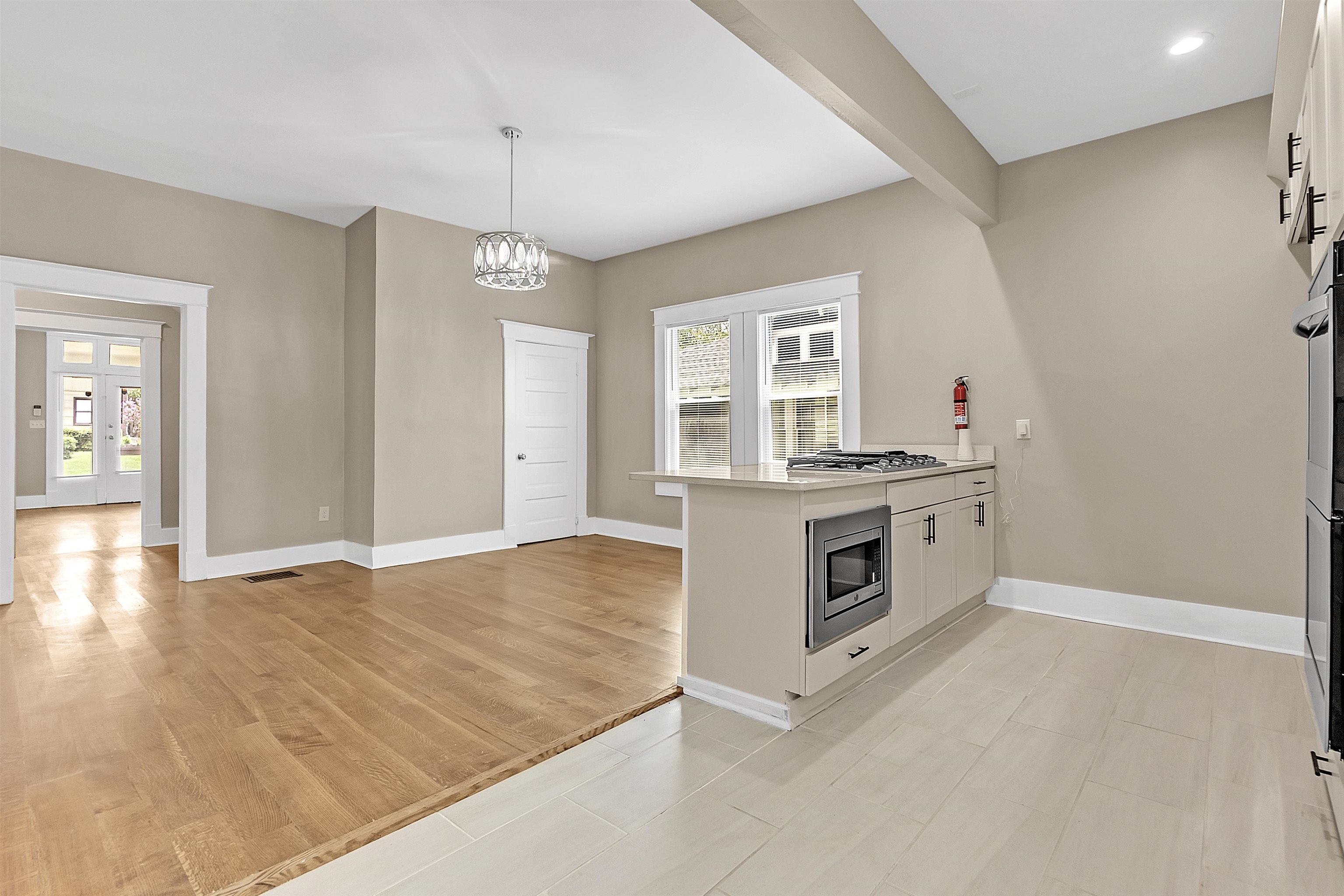 59 N Willett St Property Photo 8