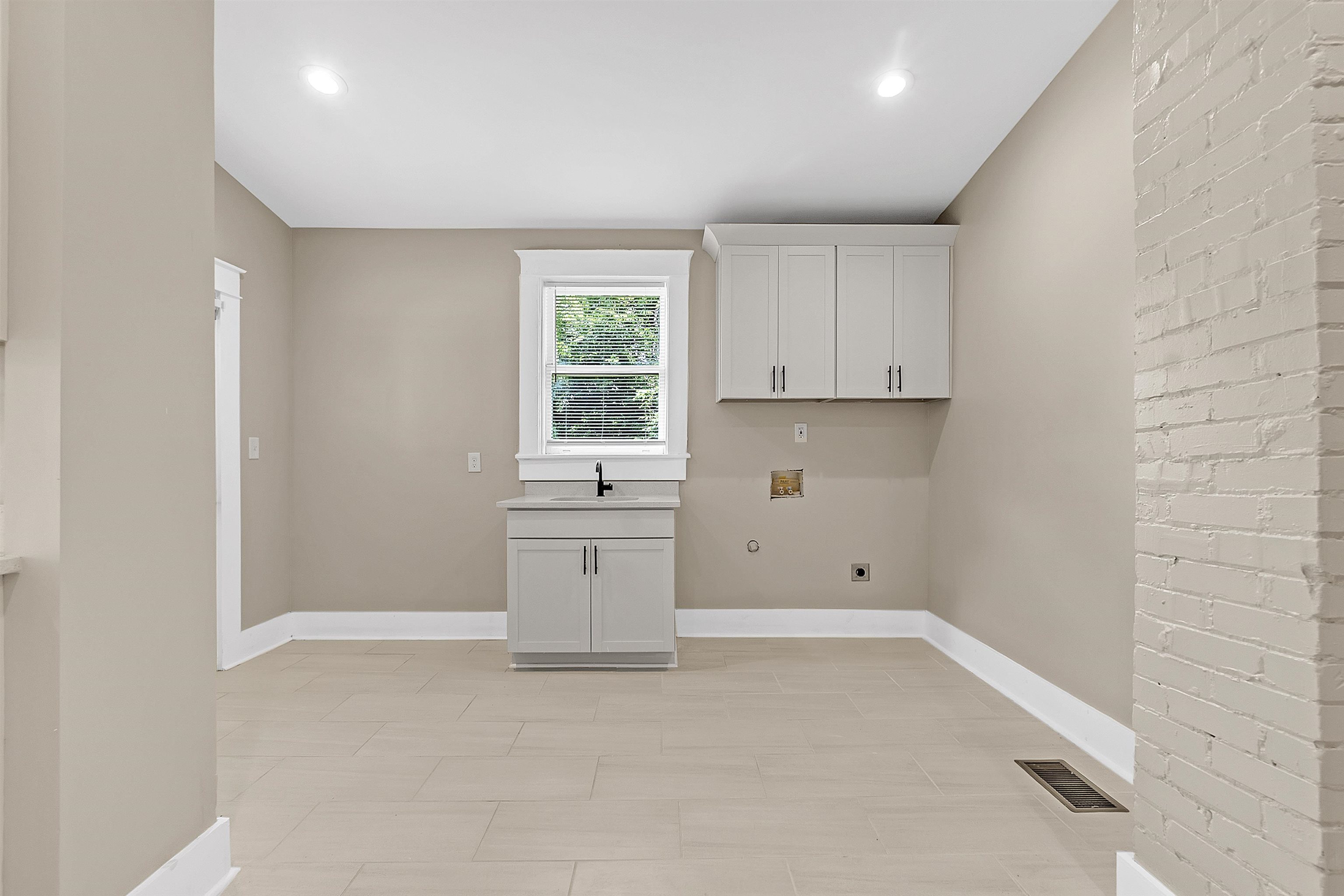 59 N Willett St Property Photo 11