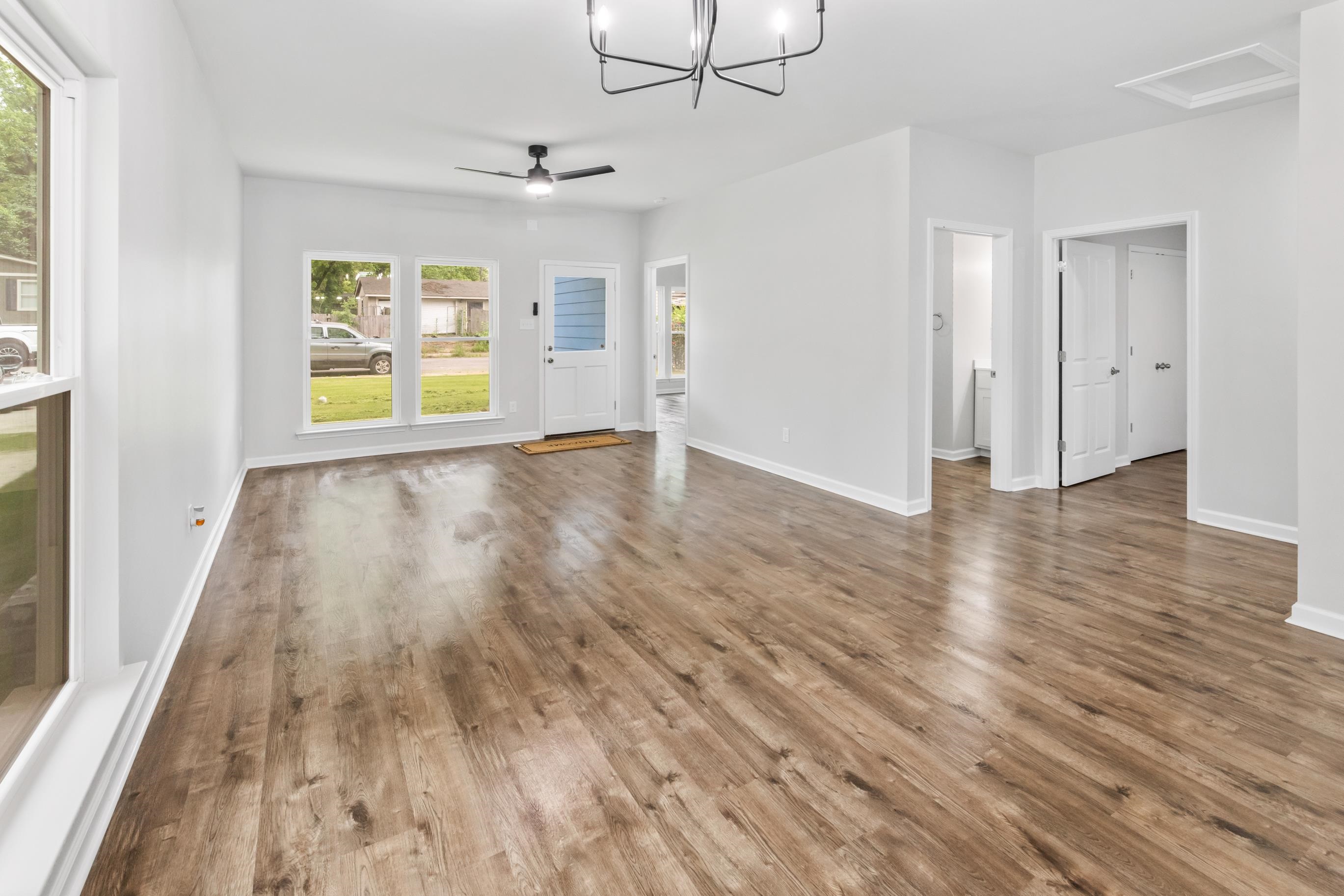 3275 Seminole Rd Property Photo 5
