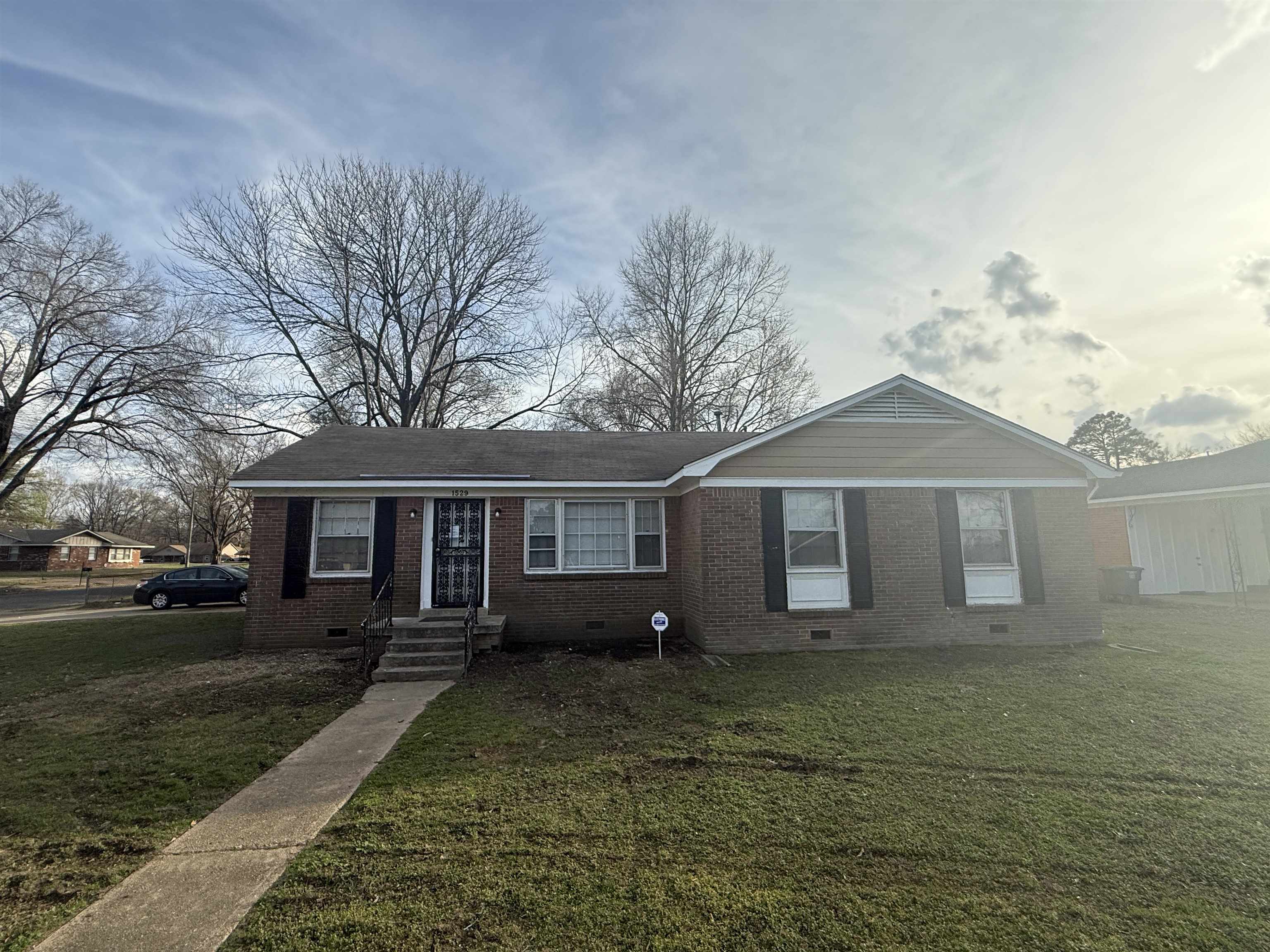1529 DARDON AVE Property Photo 1