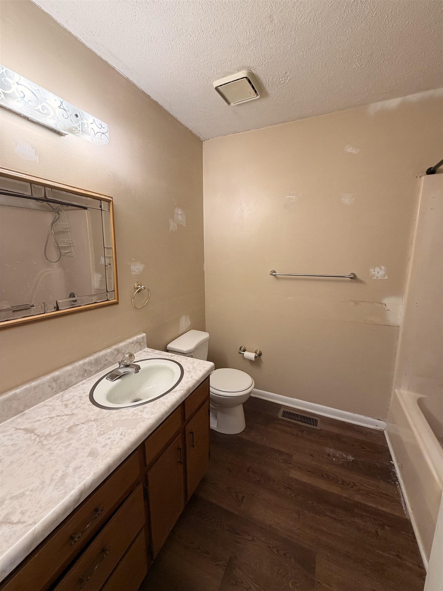 322 Robin Dr Property Photo 6