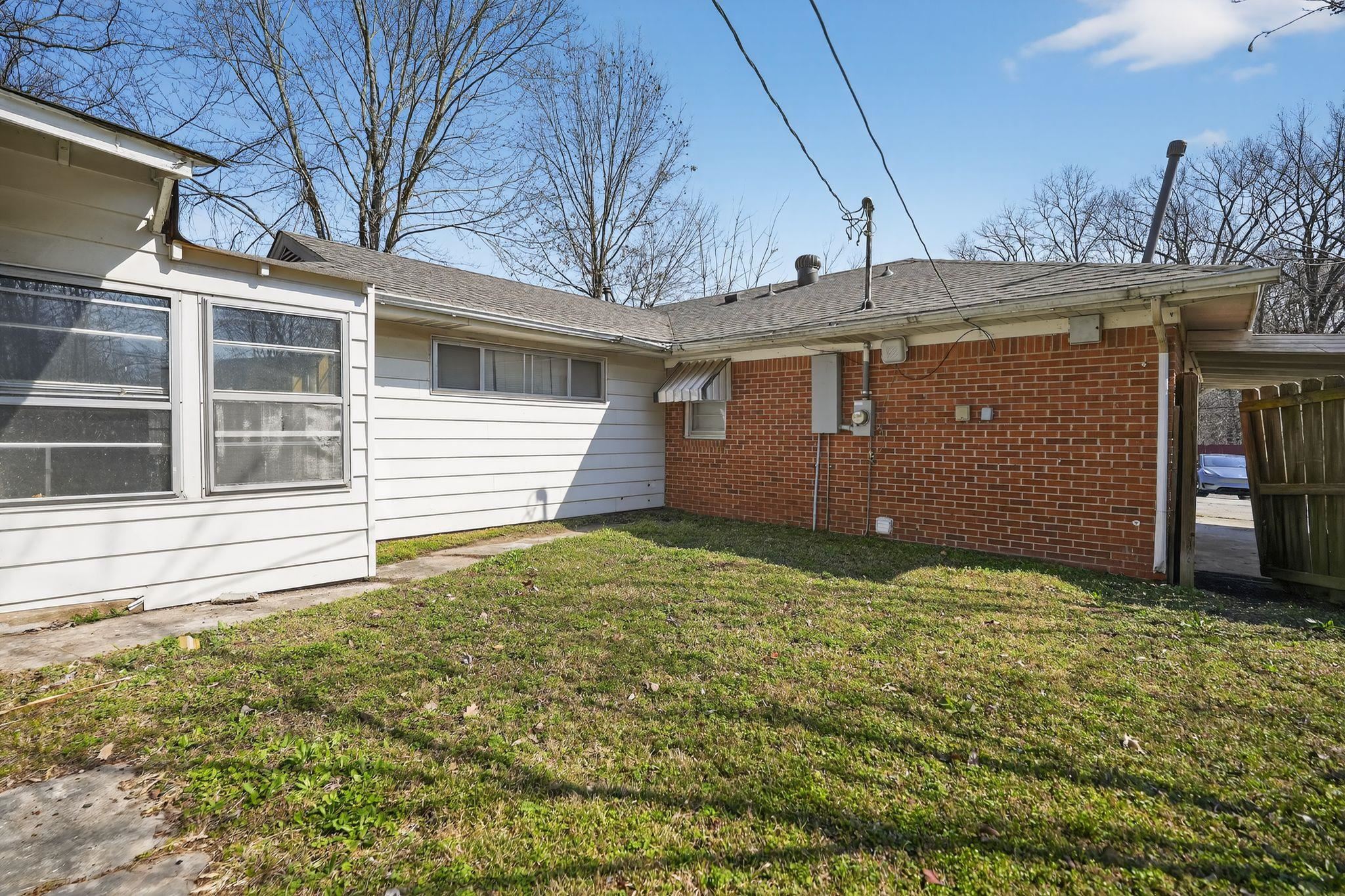 5025 Millbranch Rd Property Photo 4