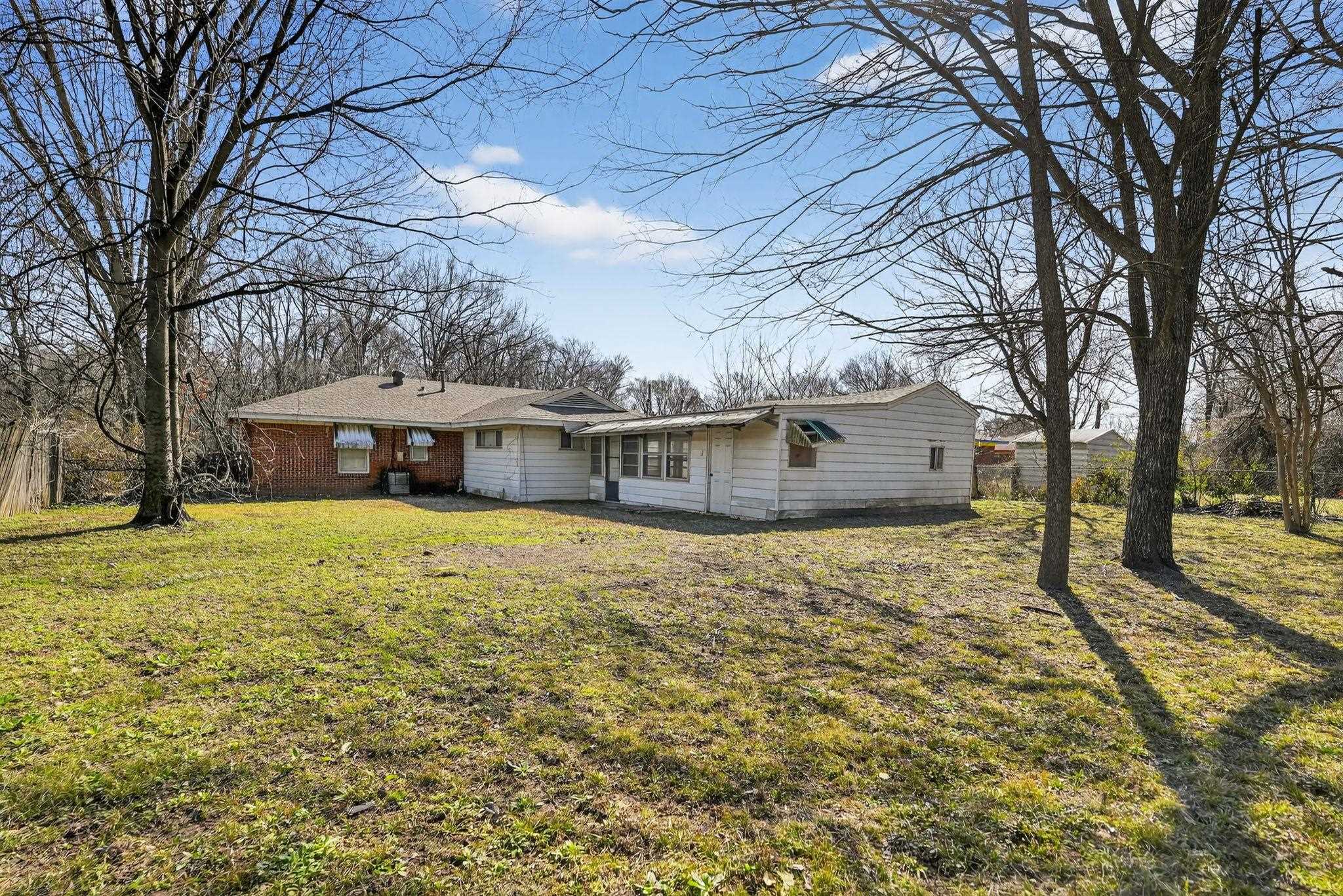 5025 Millbranch Rd Property Photo 7