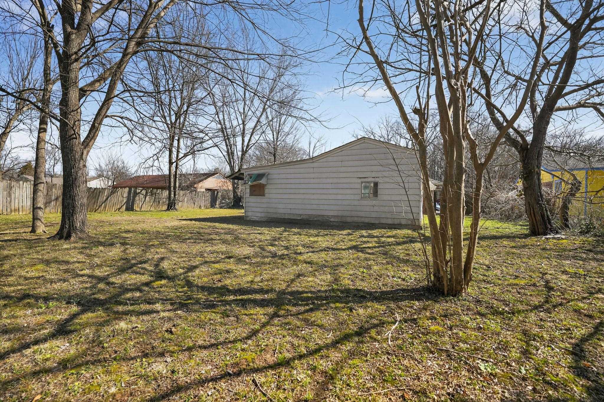 5025 Millbranch Rd Property Photo 8