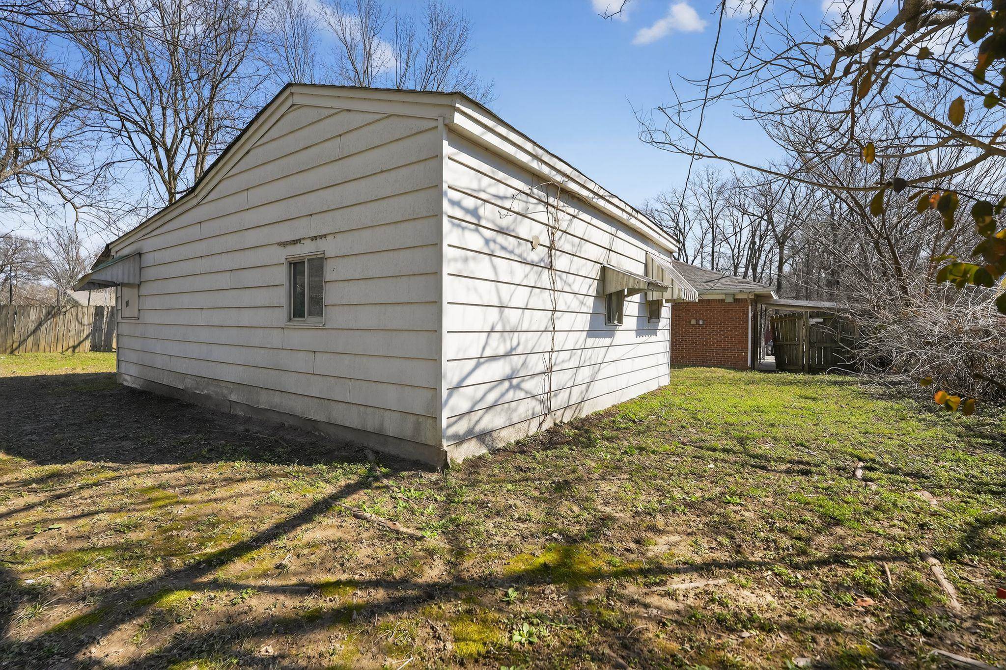 5025 Millbranch Rd Property Photo 9