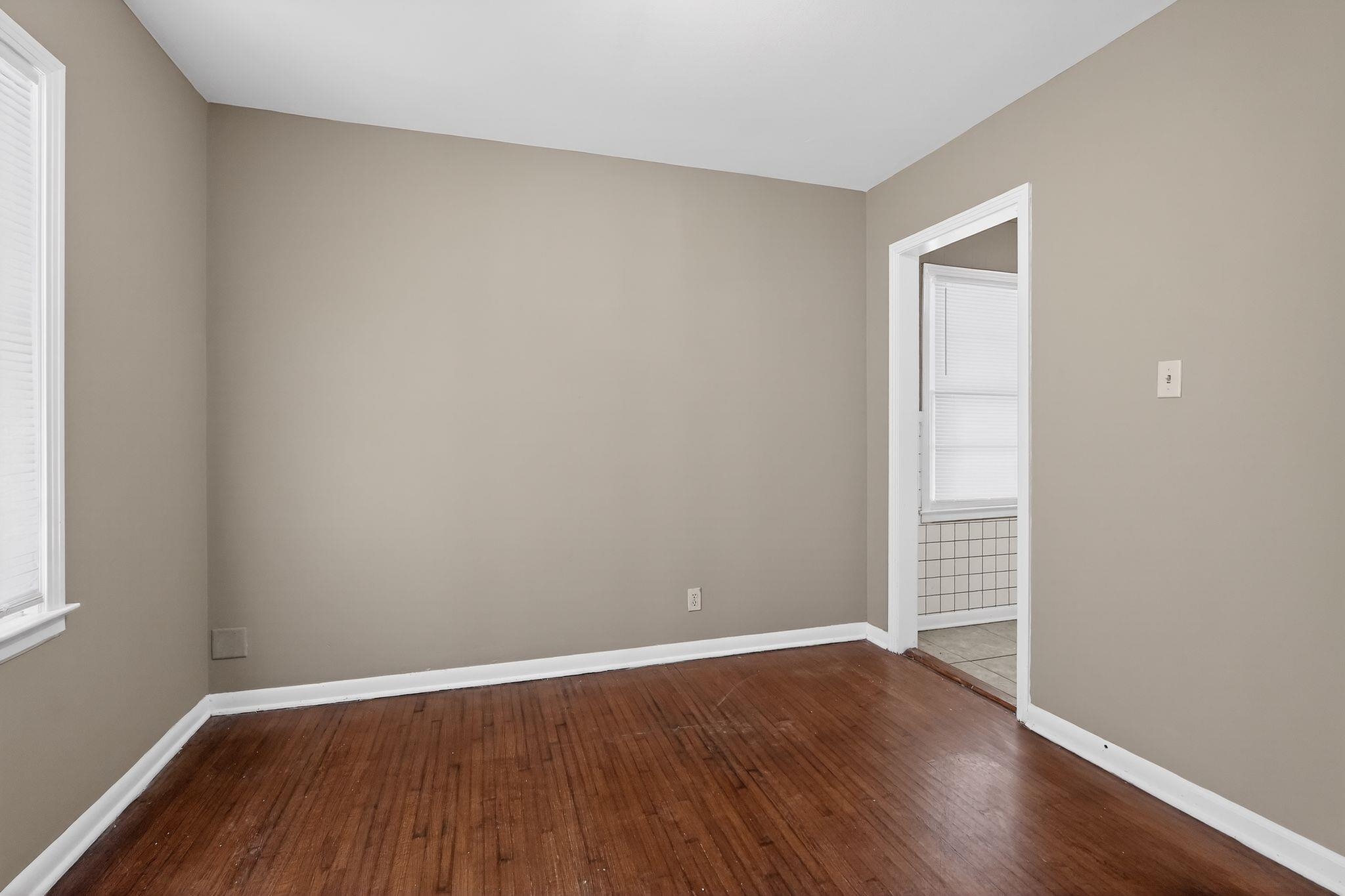5025 Millbranch Rd Property Photo 17