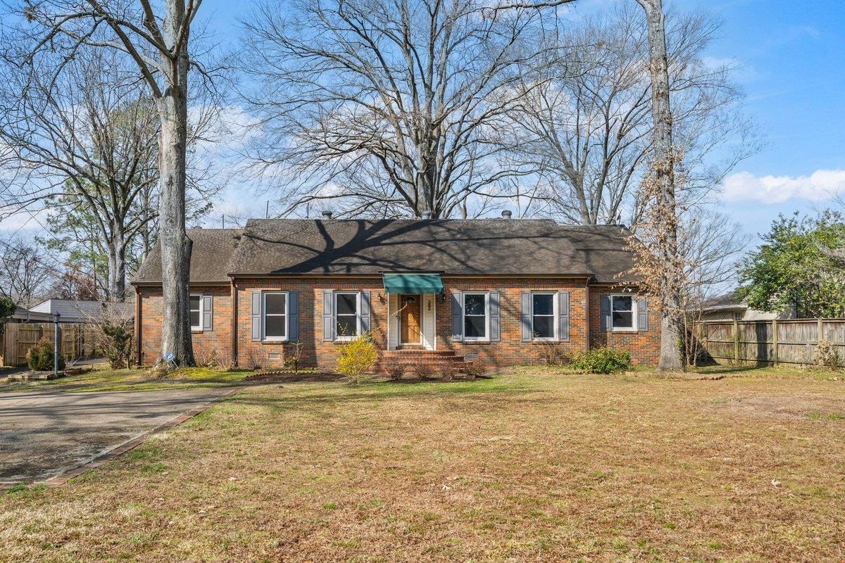 353 COLONIAL RD Property Photo 1