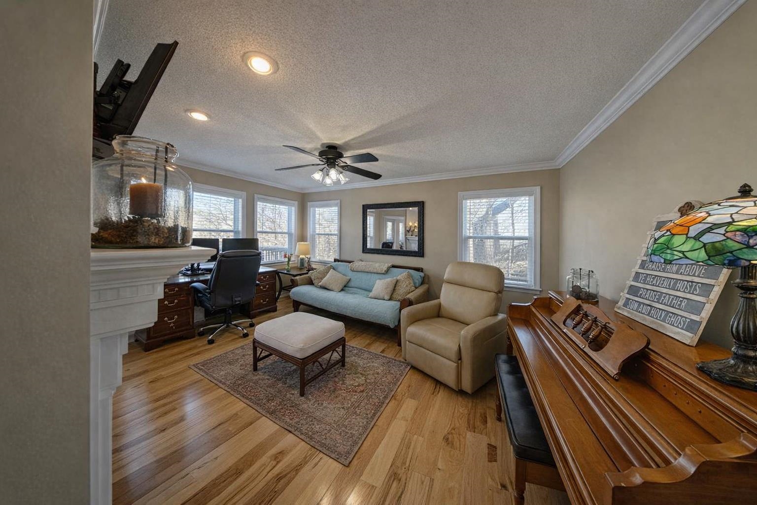 30 Point Grand Ct Property Photo 11