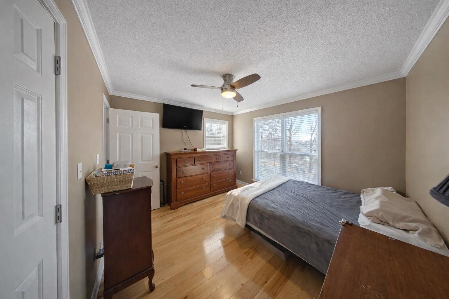 30 Point Grand Ct Property Photo 19