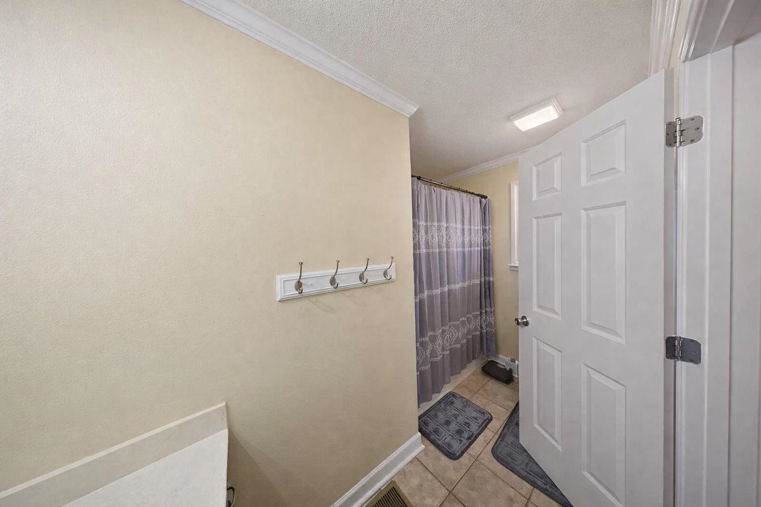 30 Point Grand Ct Property Photo 21