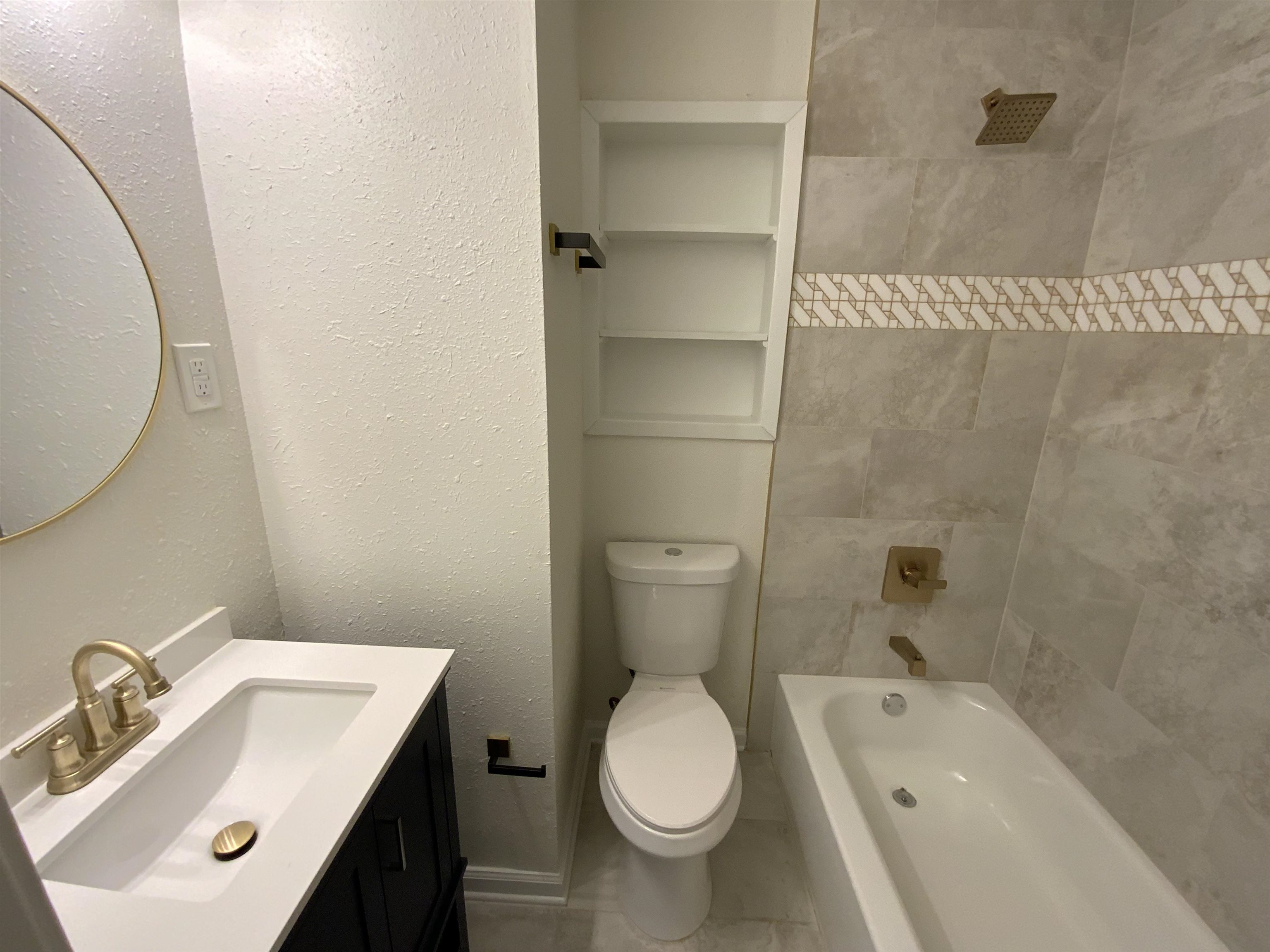 2729 Woodlawn Ter Property Photo 5