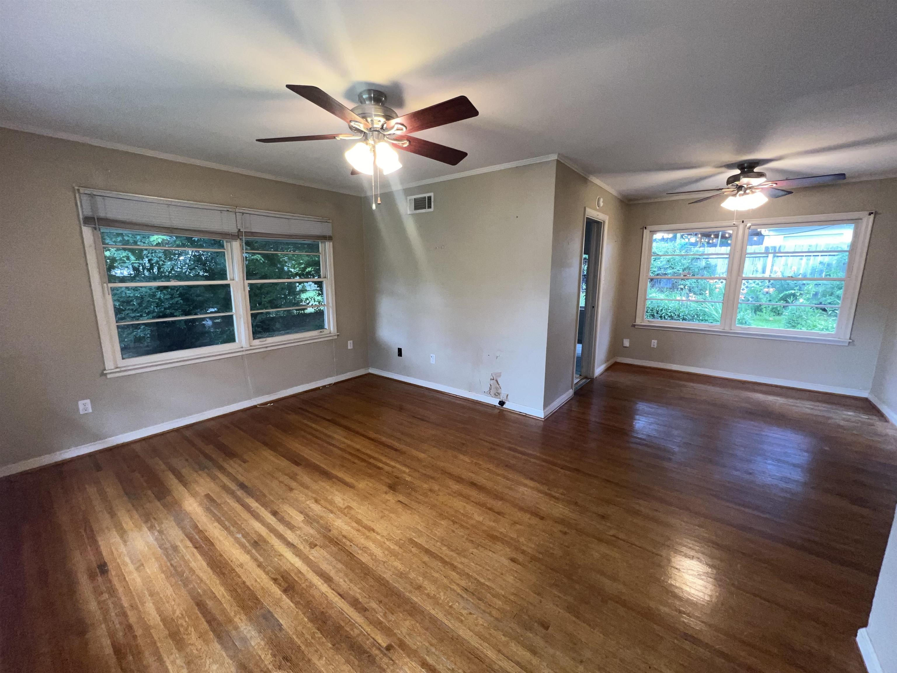 5088 Edenshire Ave Property Photo 2
