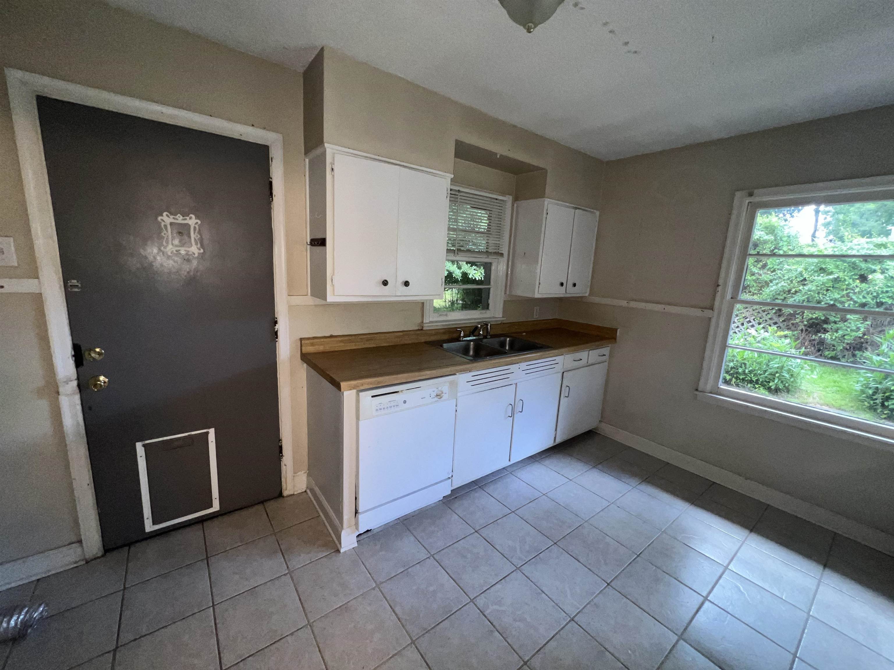 5088 Edenshire Ave Property Photo 4