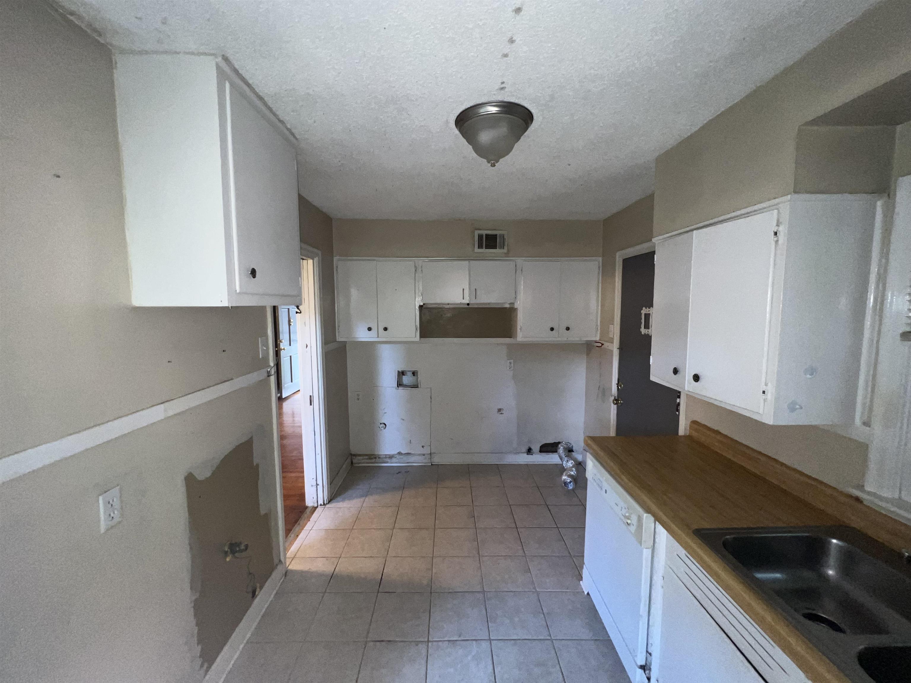 5088 Edenshire Ave Property Photo 5