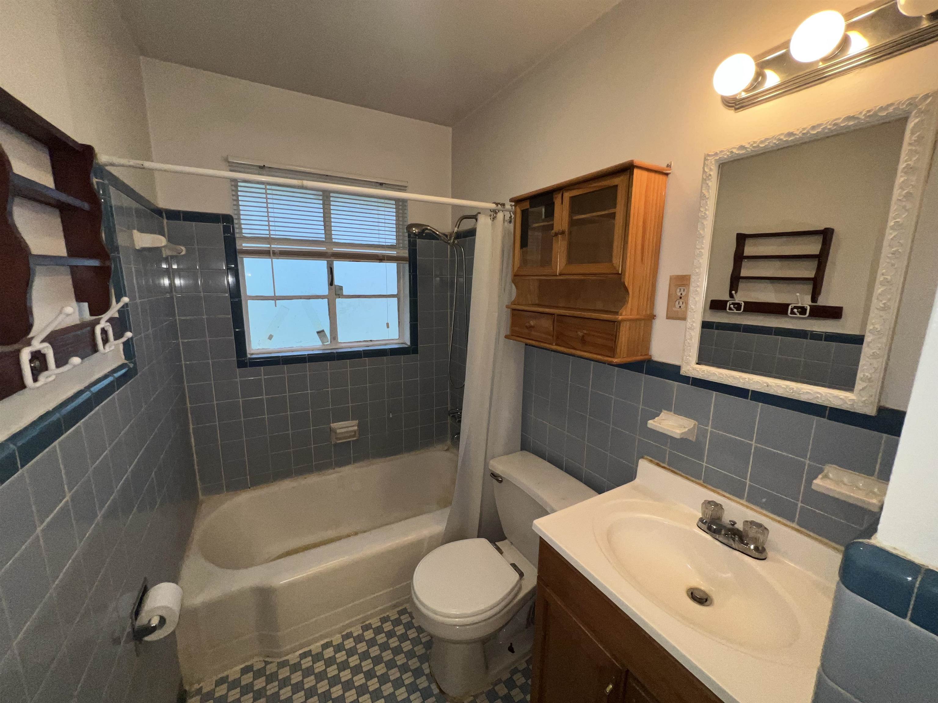 5088 Edenshire Ave Property Photo 6