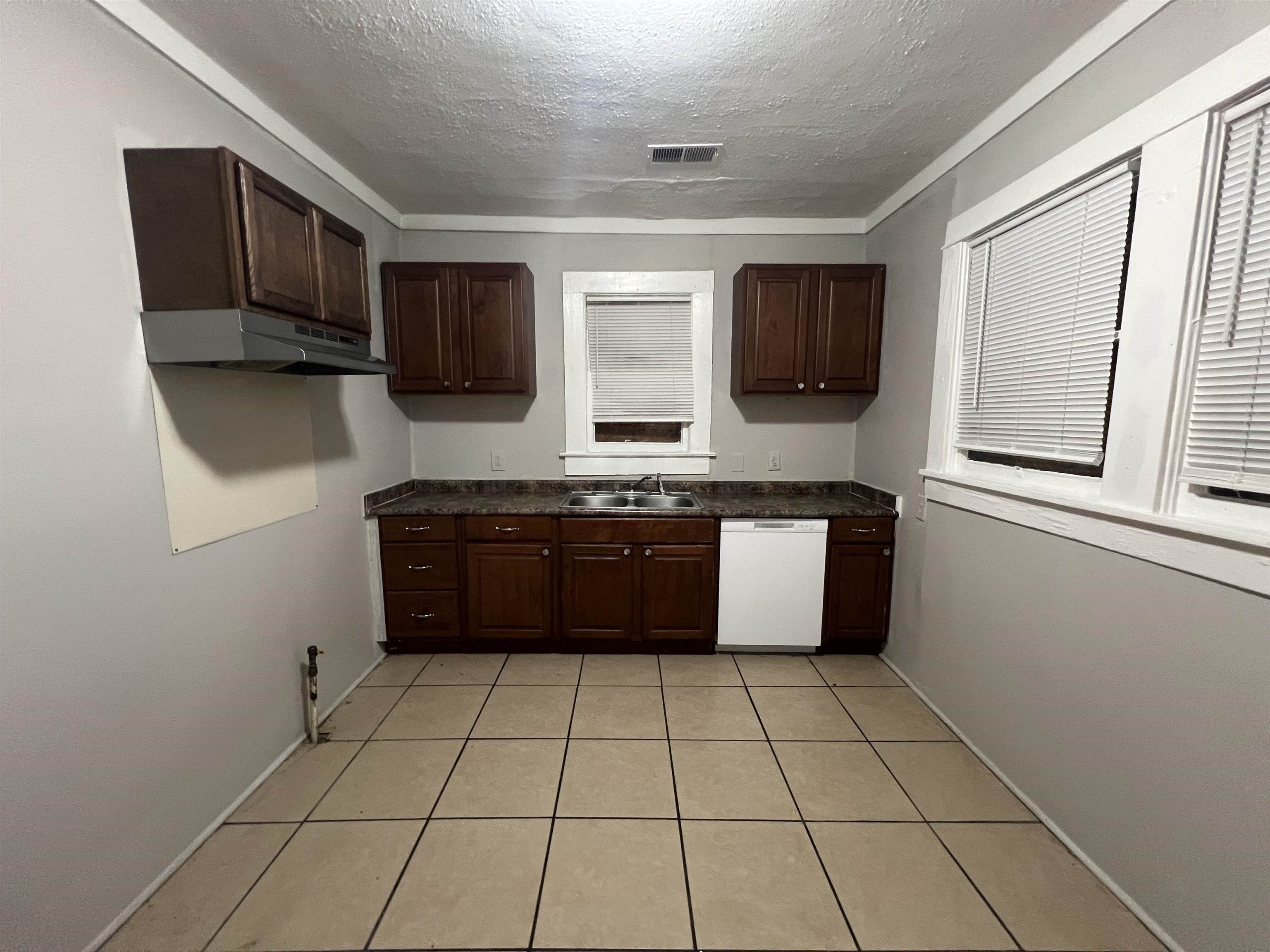 3534 Marion Ave Property Photo 3