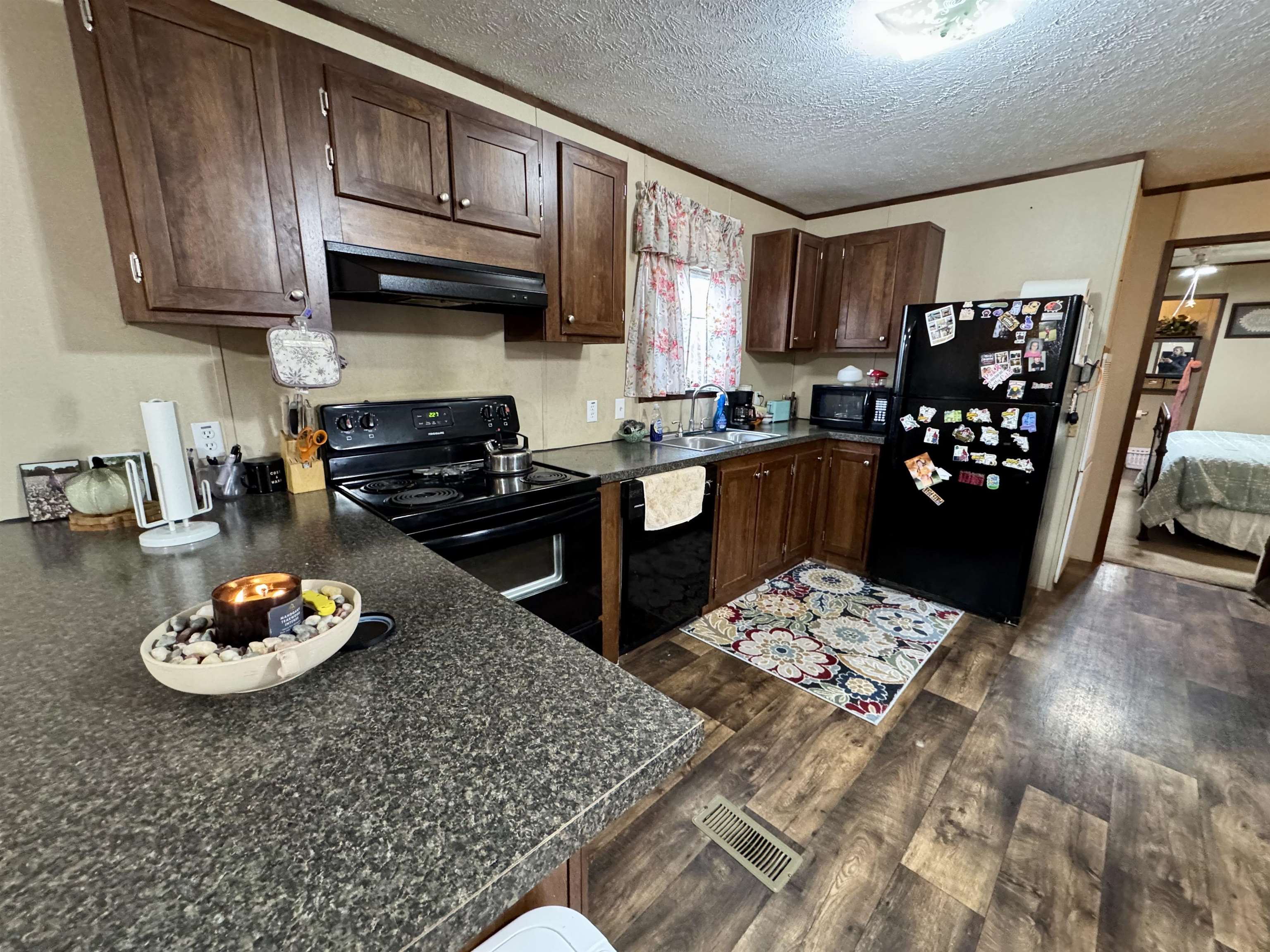 125 Elam Way Property Photo 4