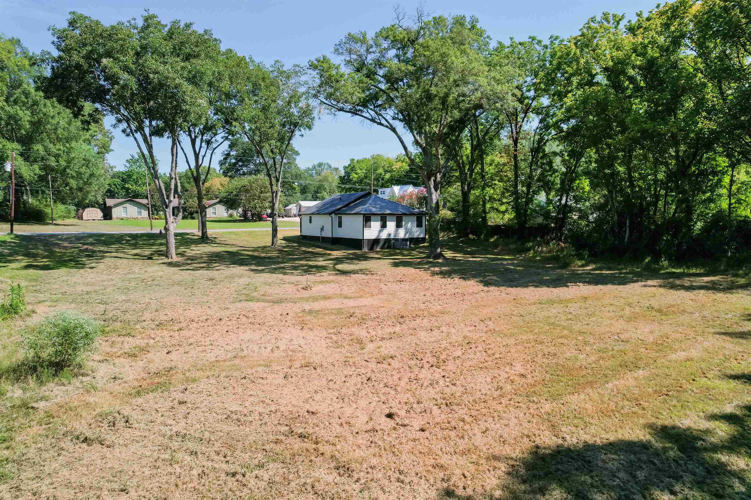 135 W Third St Property Photo 5
