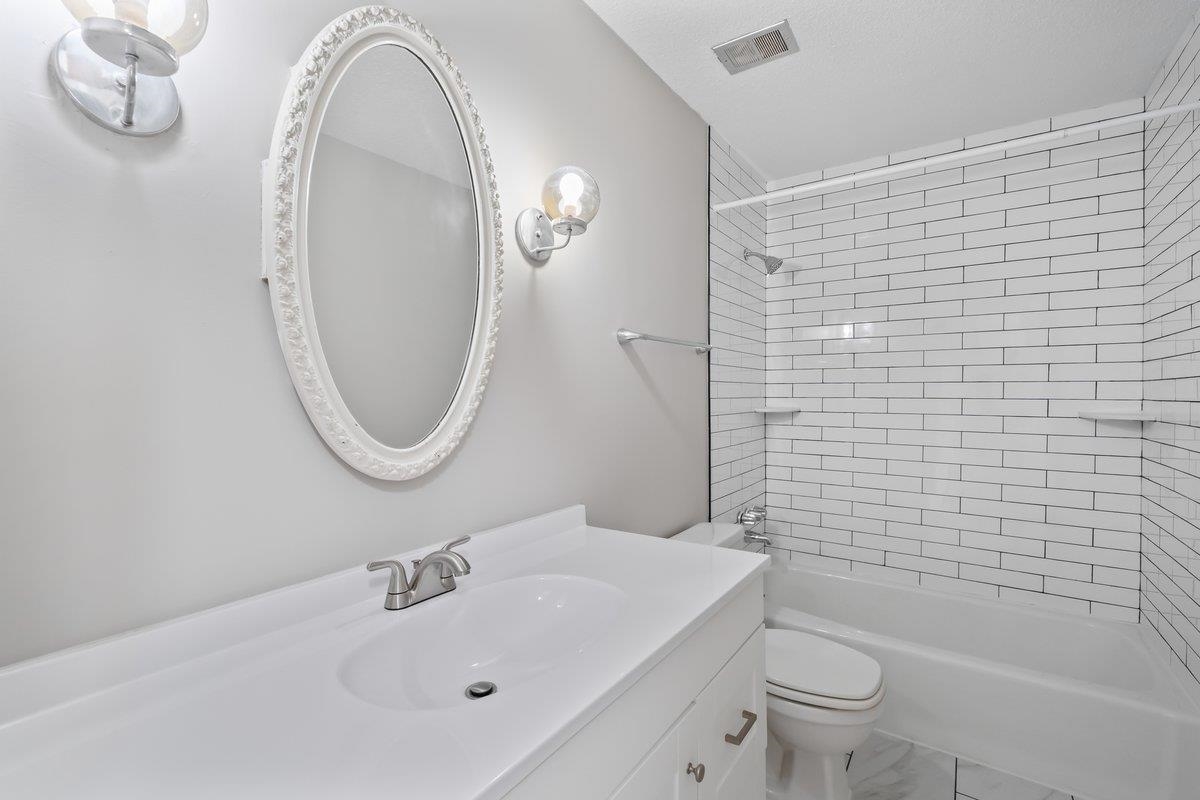 2060 Romford Ln 2060 Property Photo 13