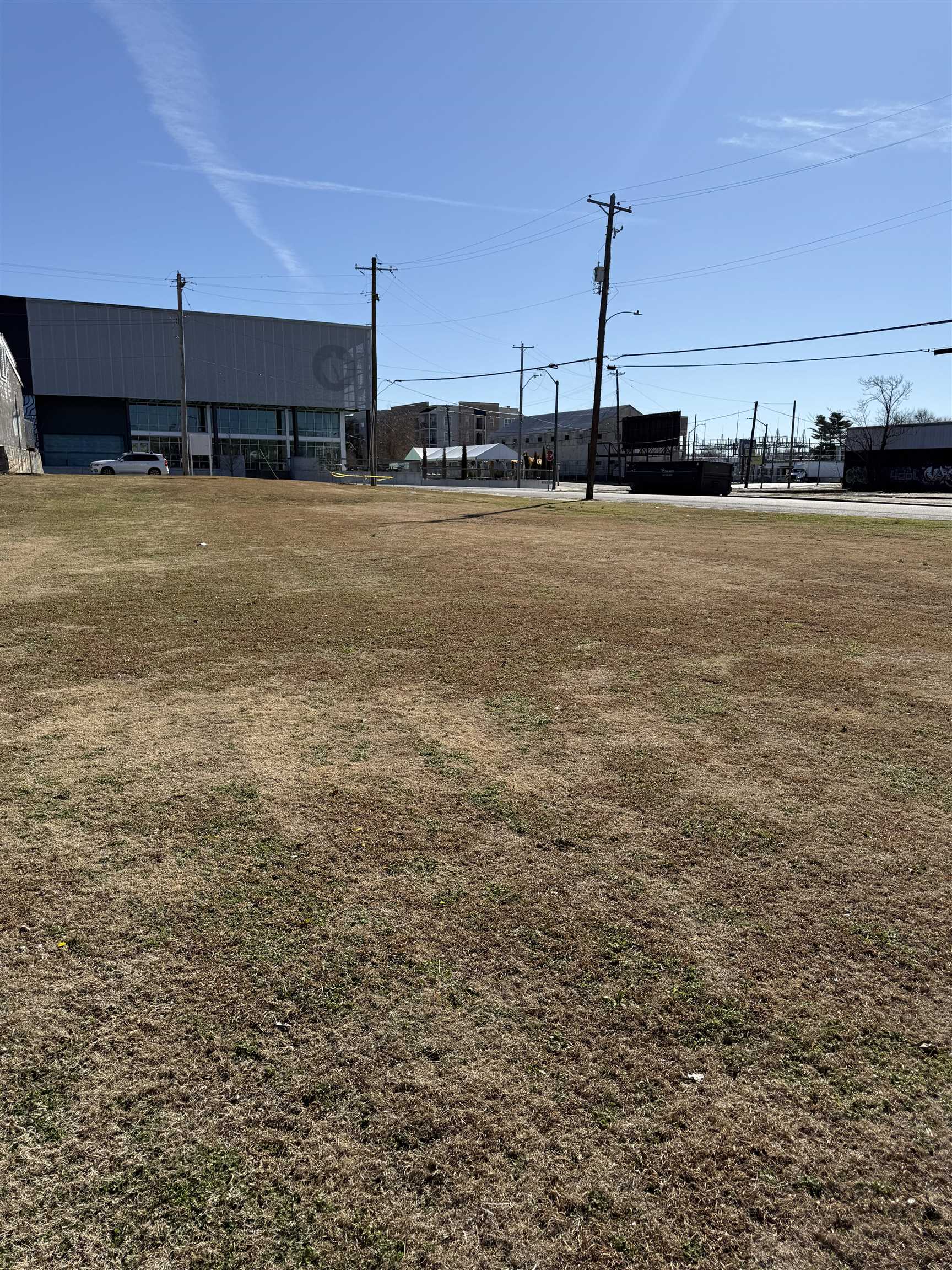399 S B B King Blvd Property Photo 3