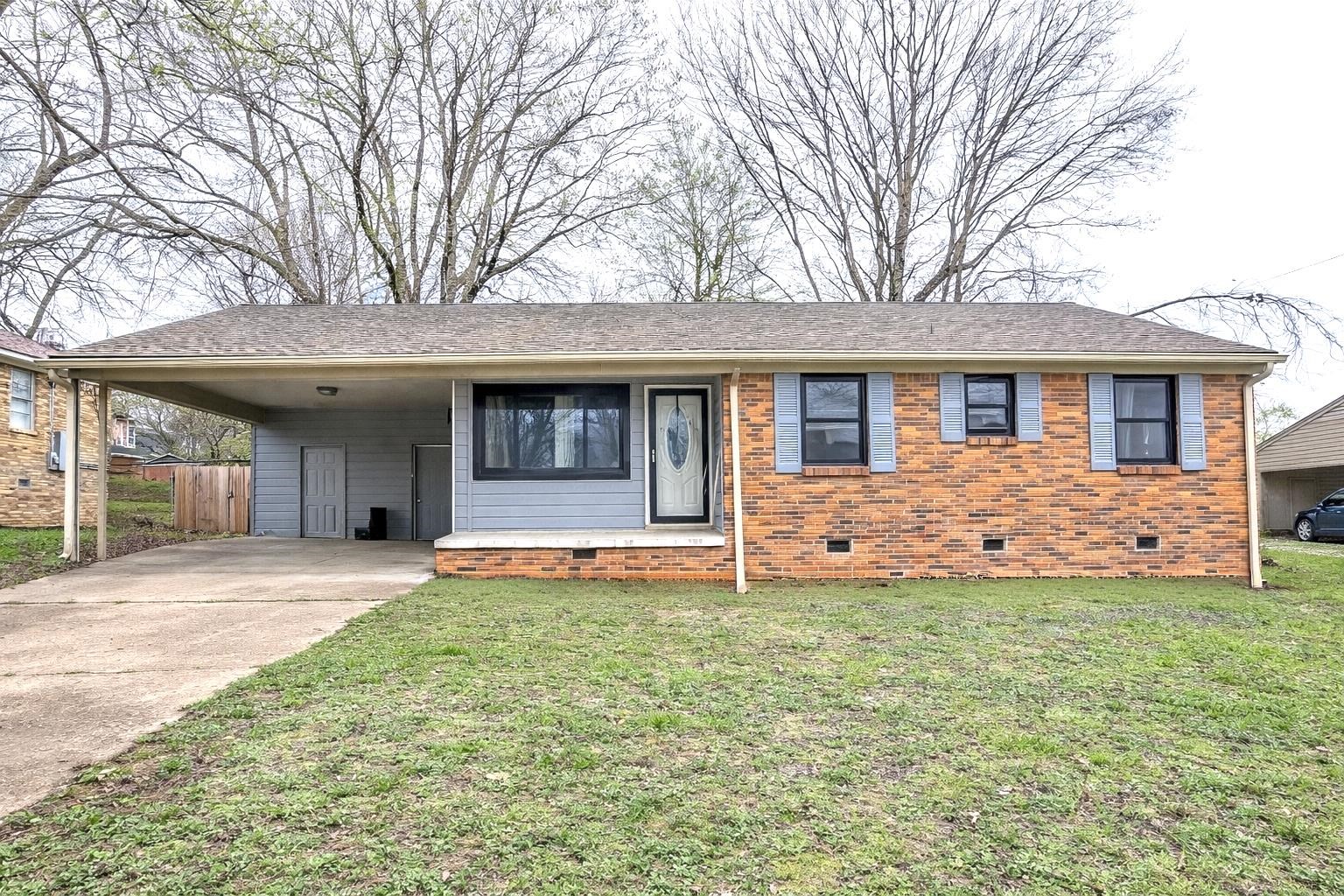 2380 HILLSIDE AVE Property Photo 1