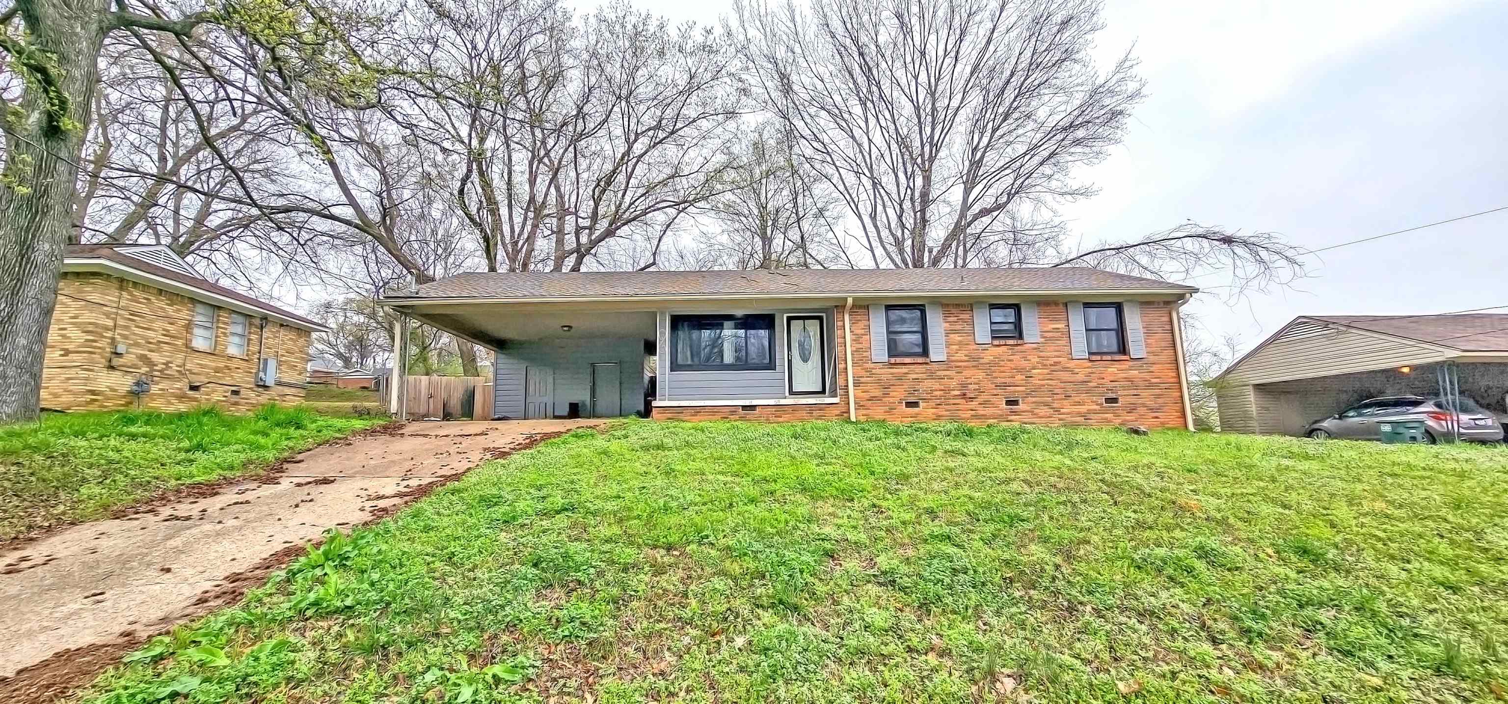 2380 Hillside Ave Property Photo 2