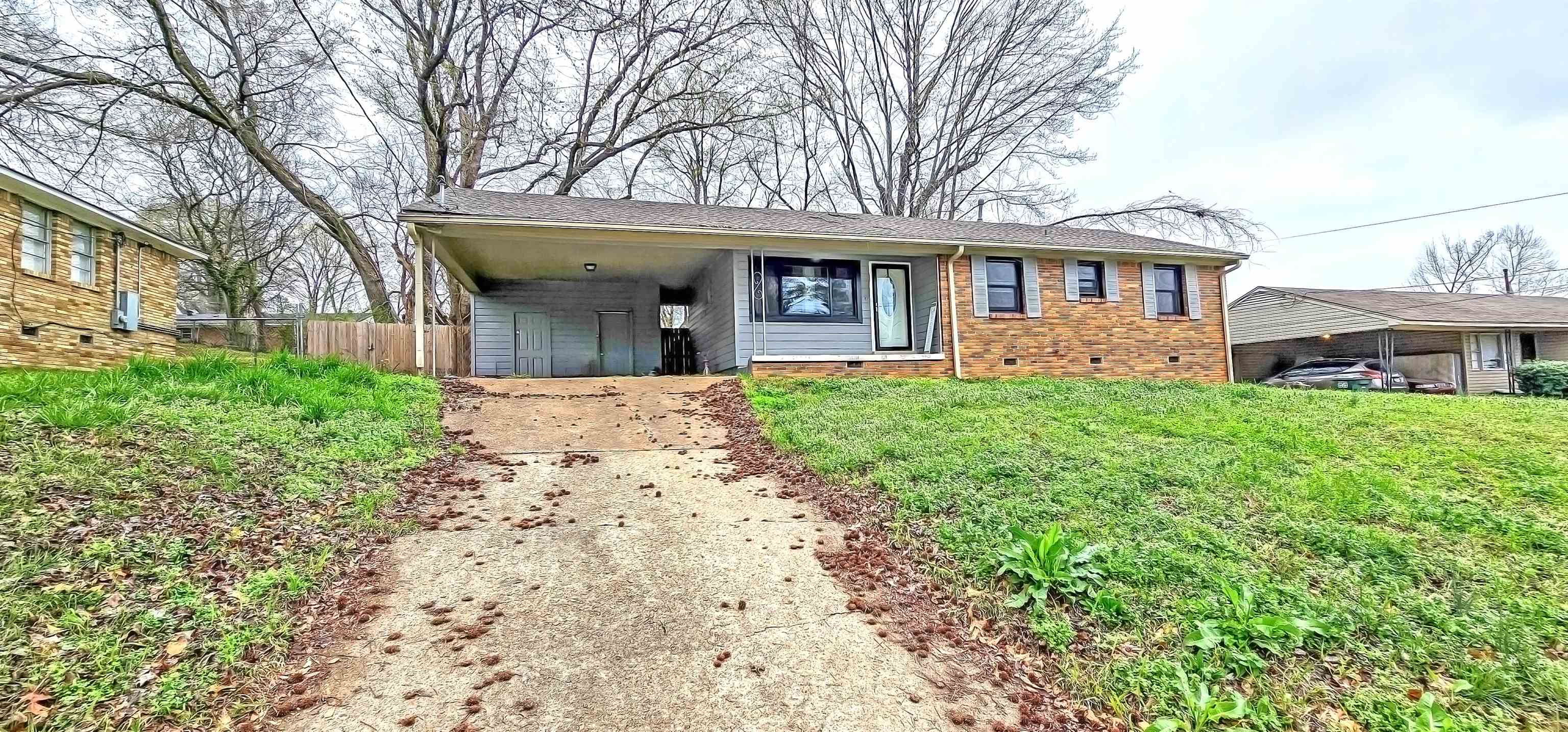 2380 Hillside Ave Property Photo 3