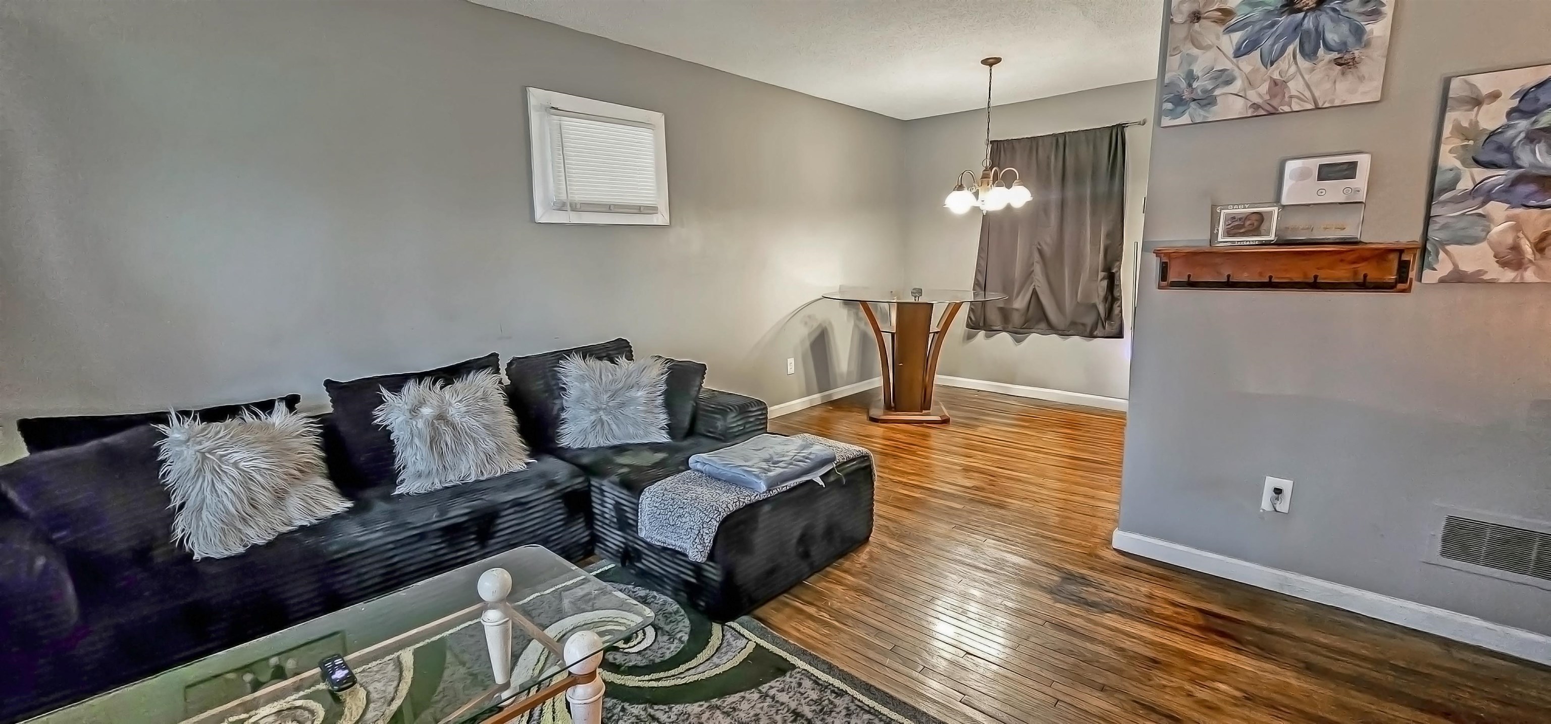 2380 Hillside Ave Property Photo 6