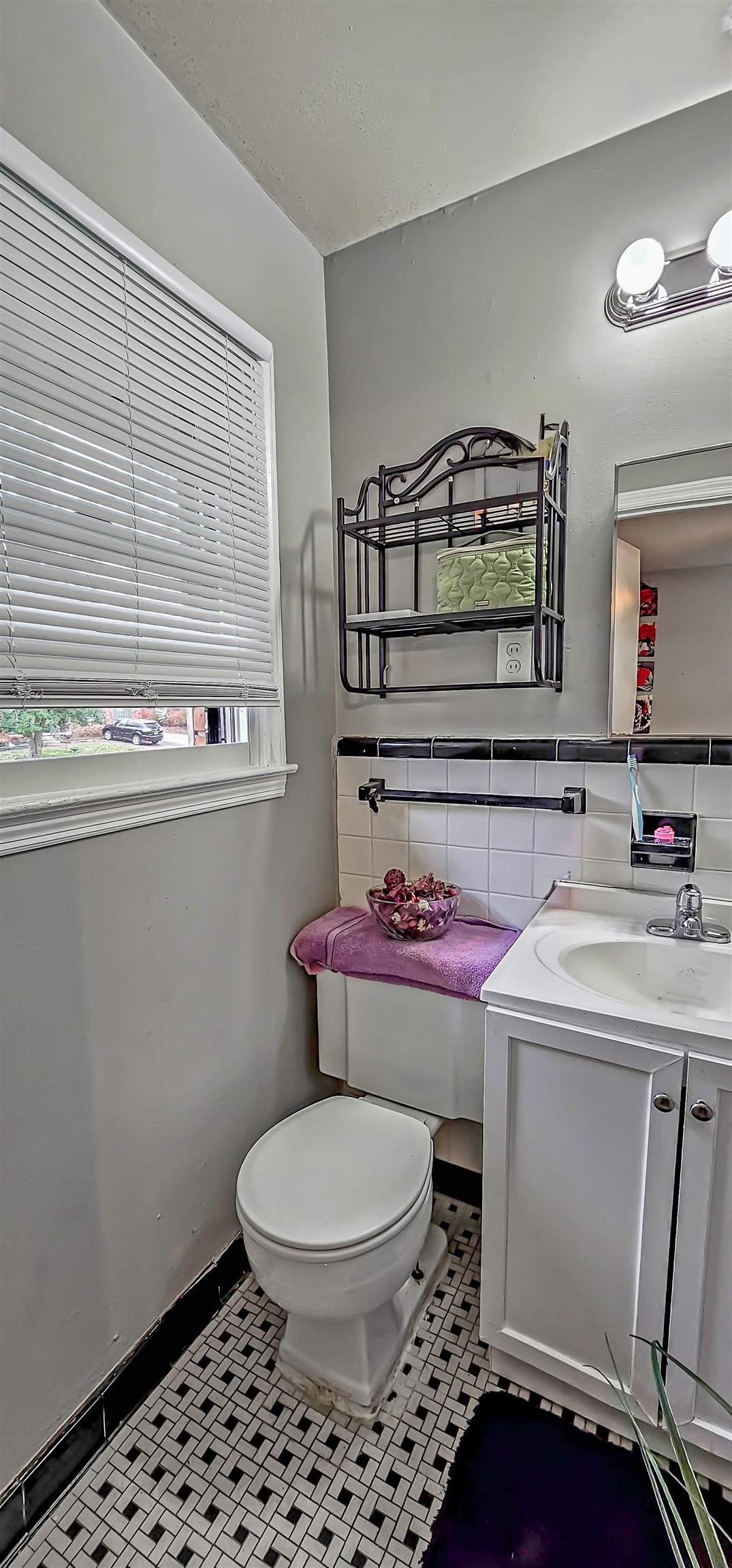 2380 Hillside Ave Property Photo 11