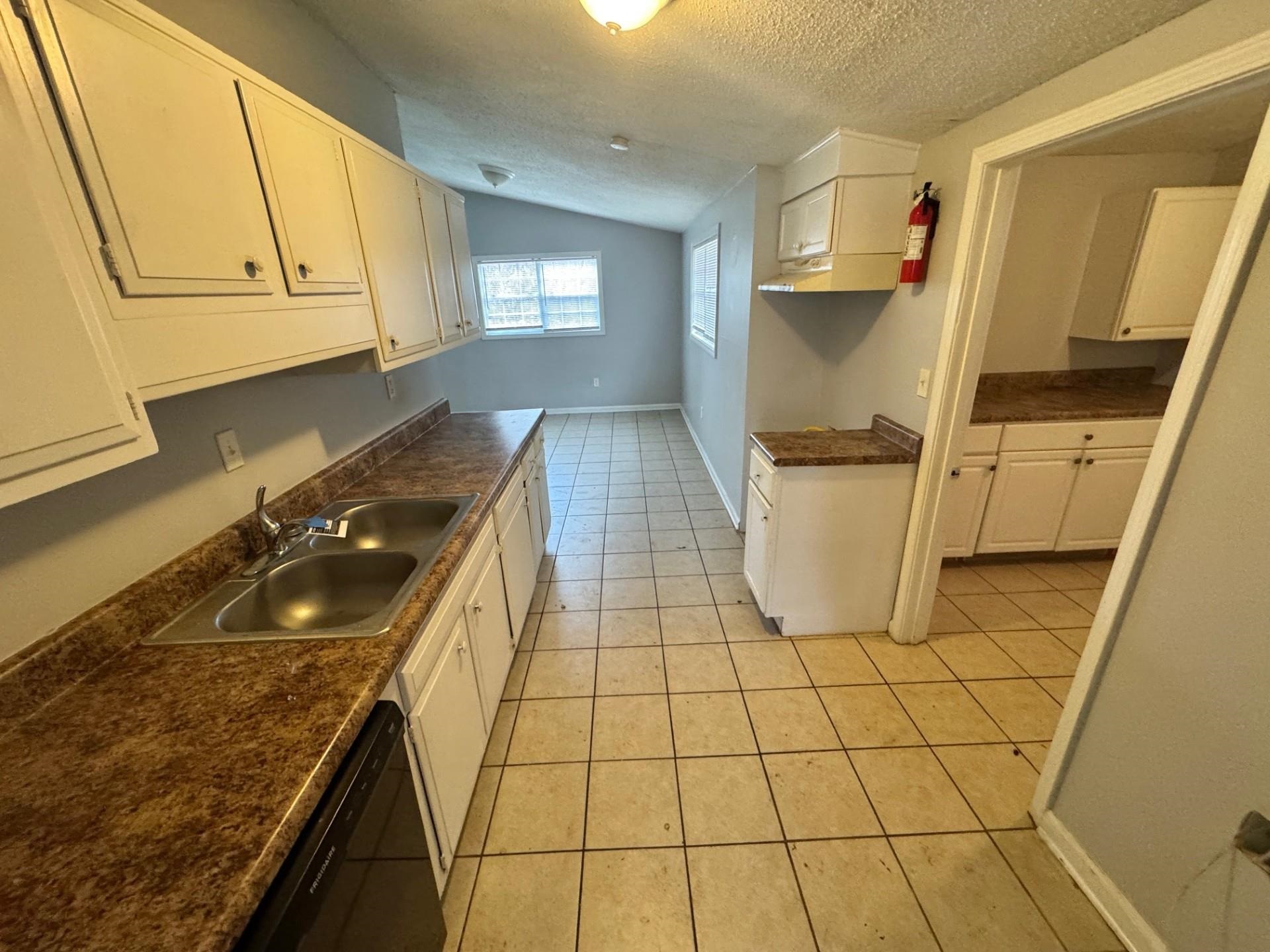 3936 Ajanders Dr Property Photo 3