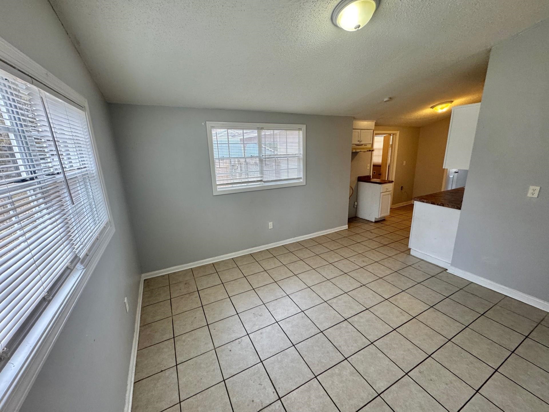 3936 Ajanders Dr Property Photo 4