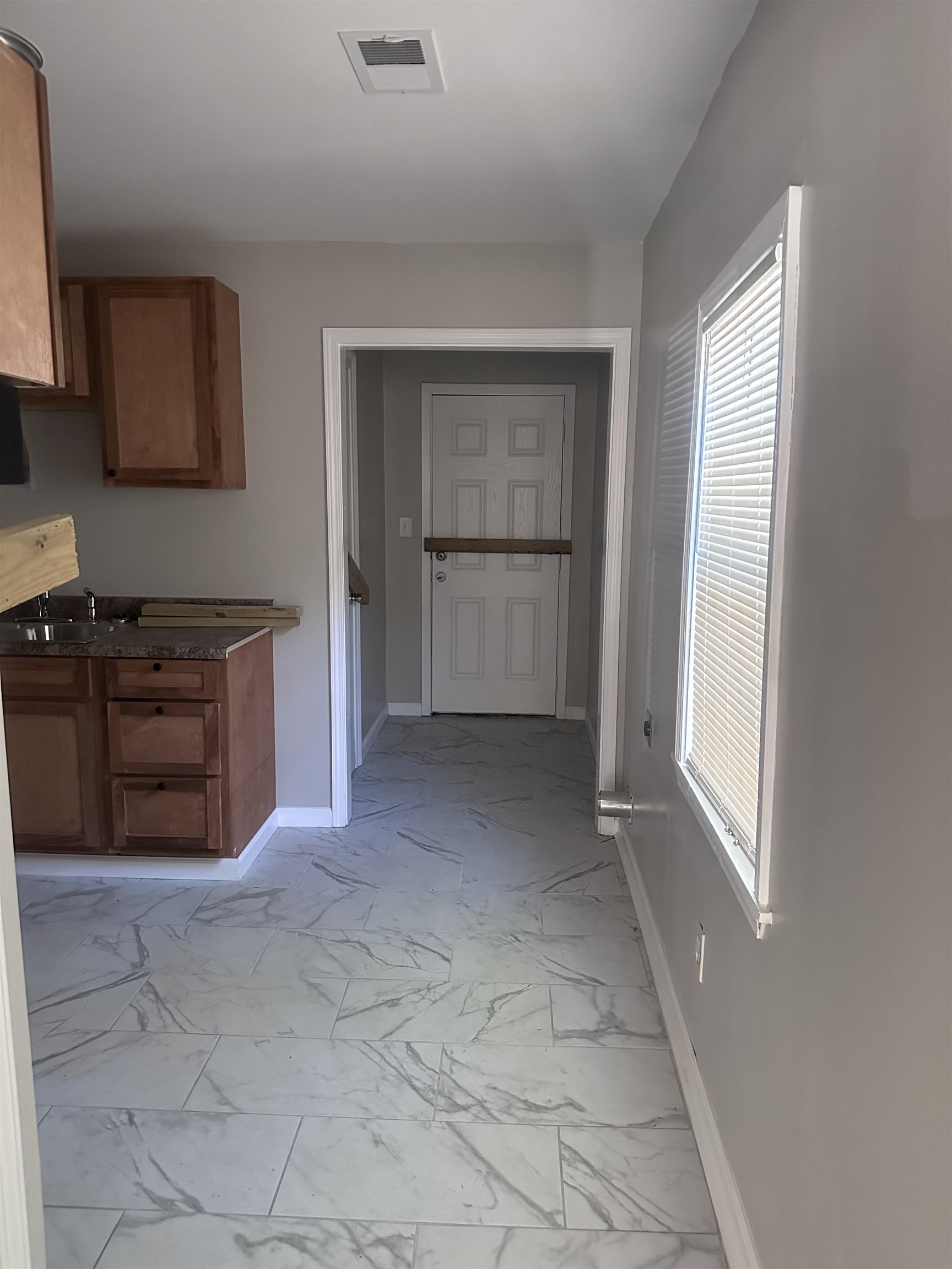 2506 Winnona Ave Property Photo 3
