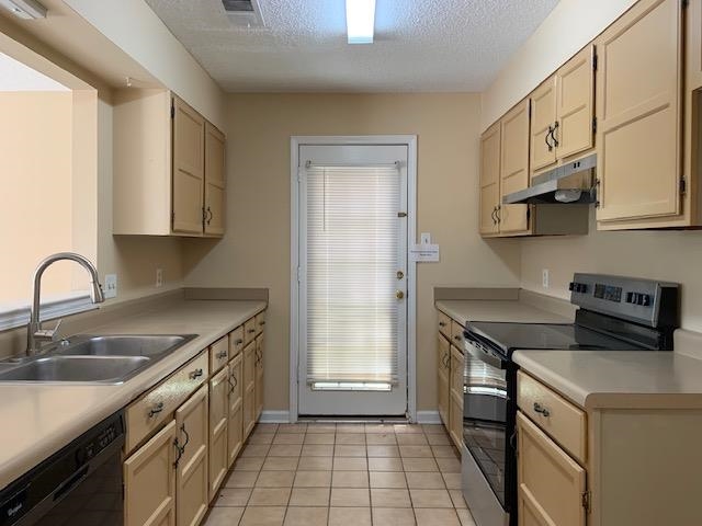 1682 Smokehouse Dr Property Photo 4