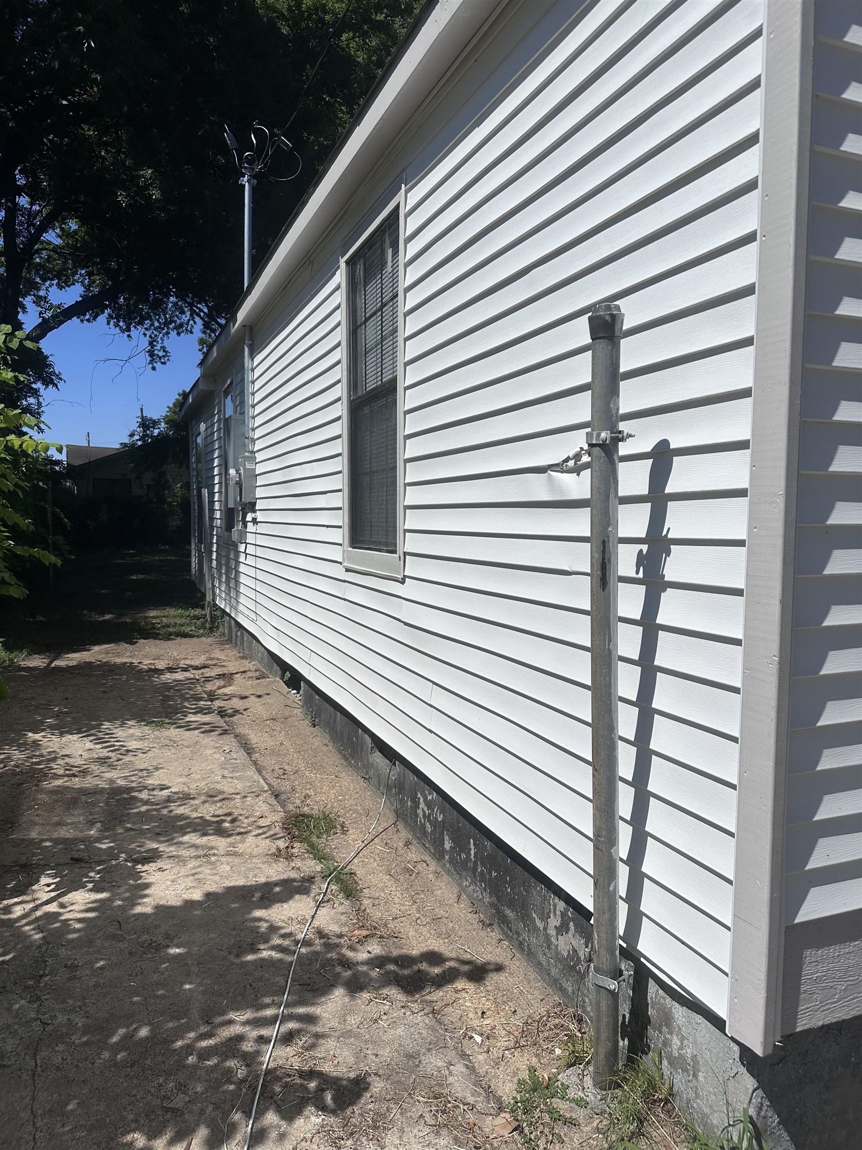 2498 Vandale Ave Property Photo 2