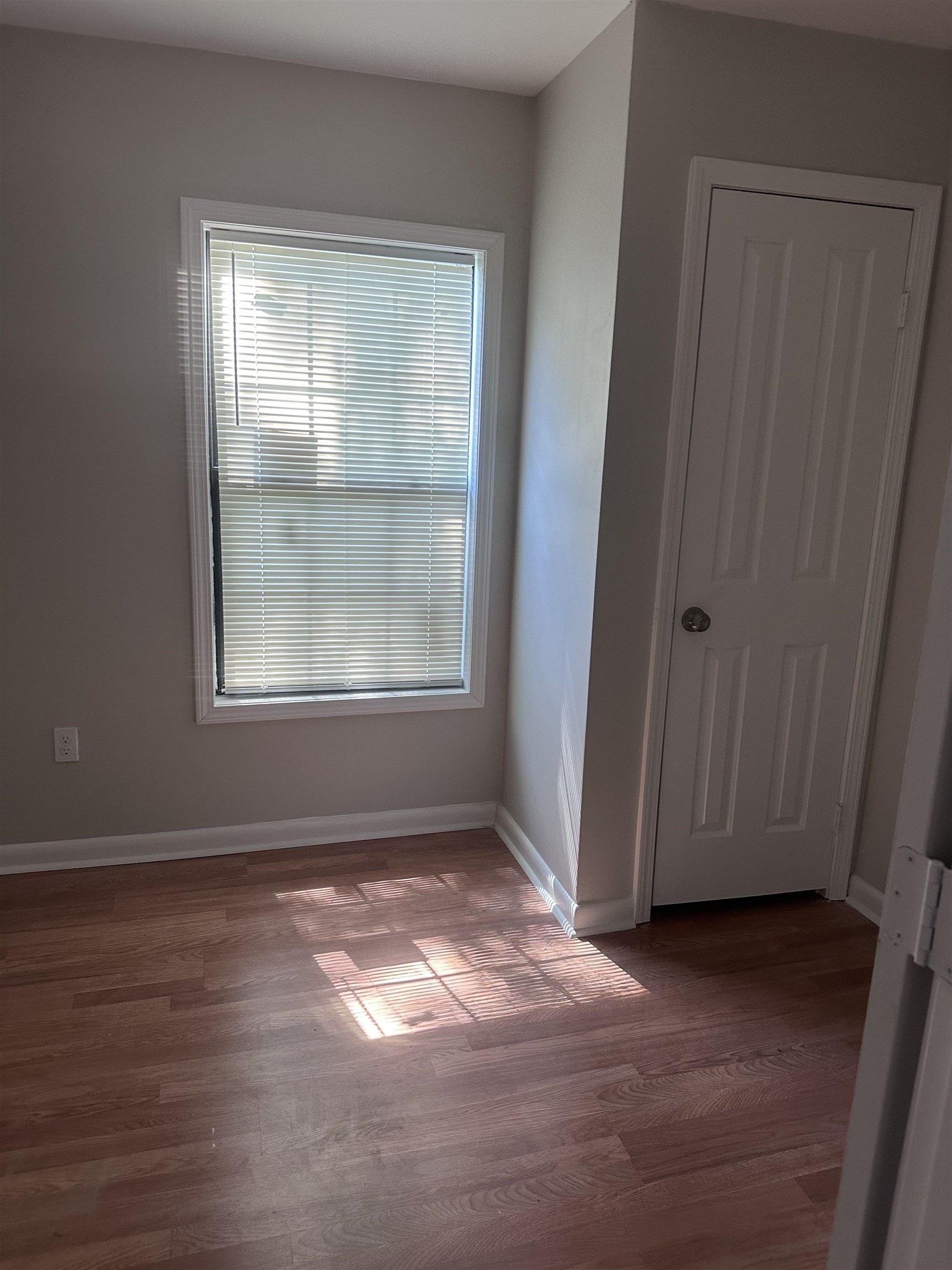 2498 Vandale Ave Property Photo 5