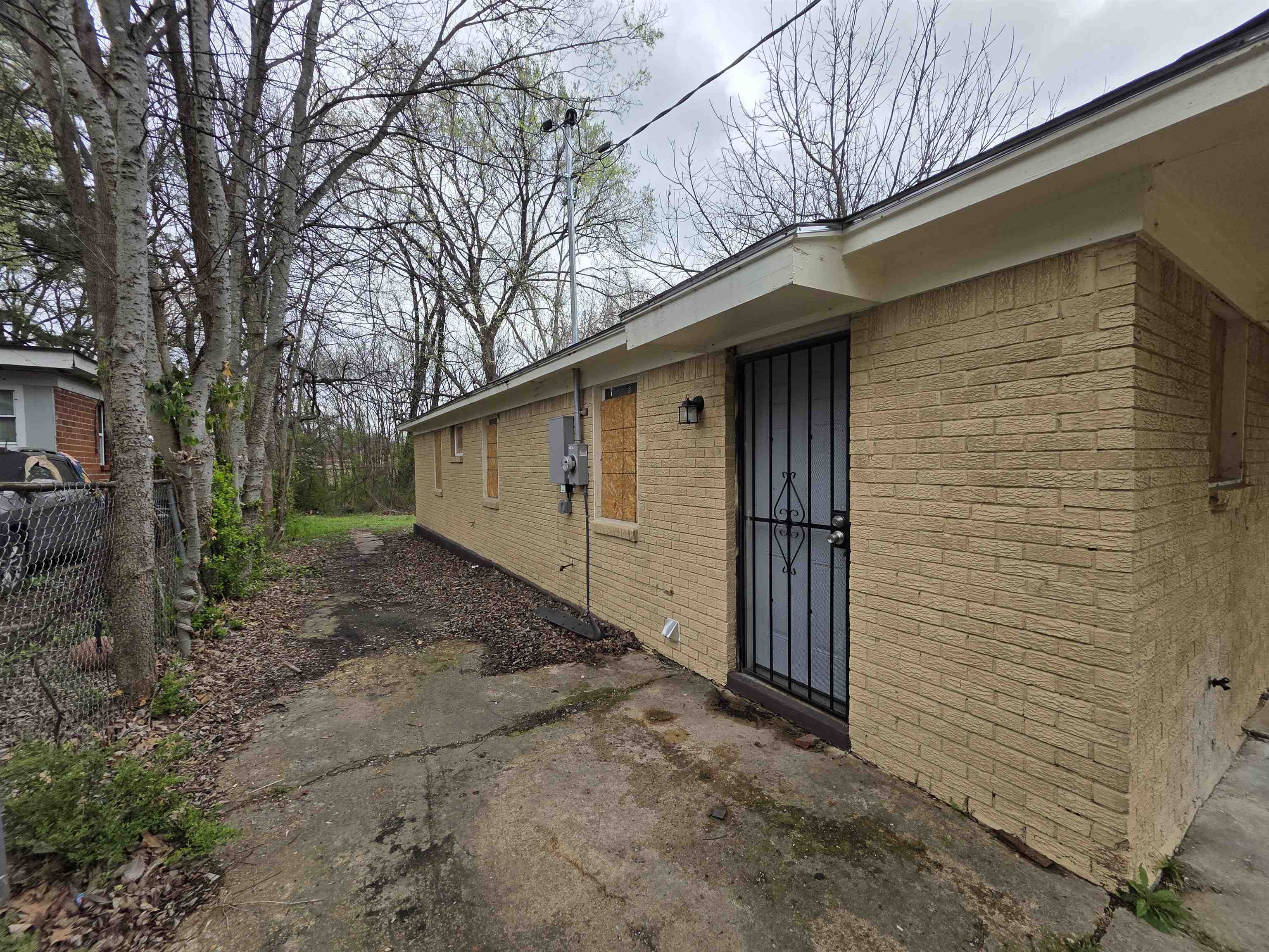 838 Crockett St Property Photo 2
