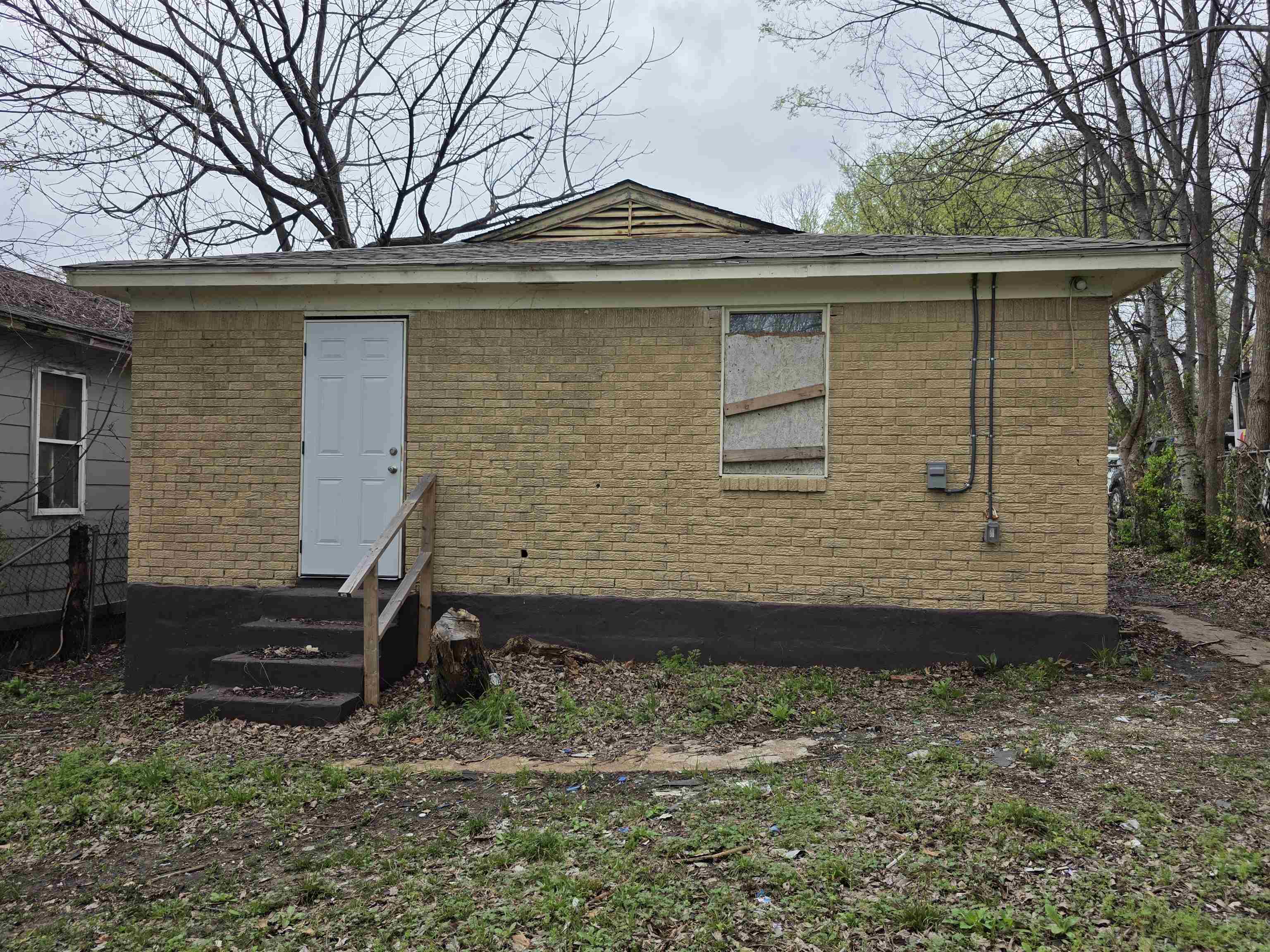 838 Crockett St Property Photo 4