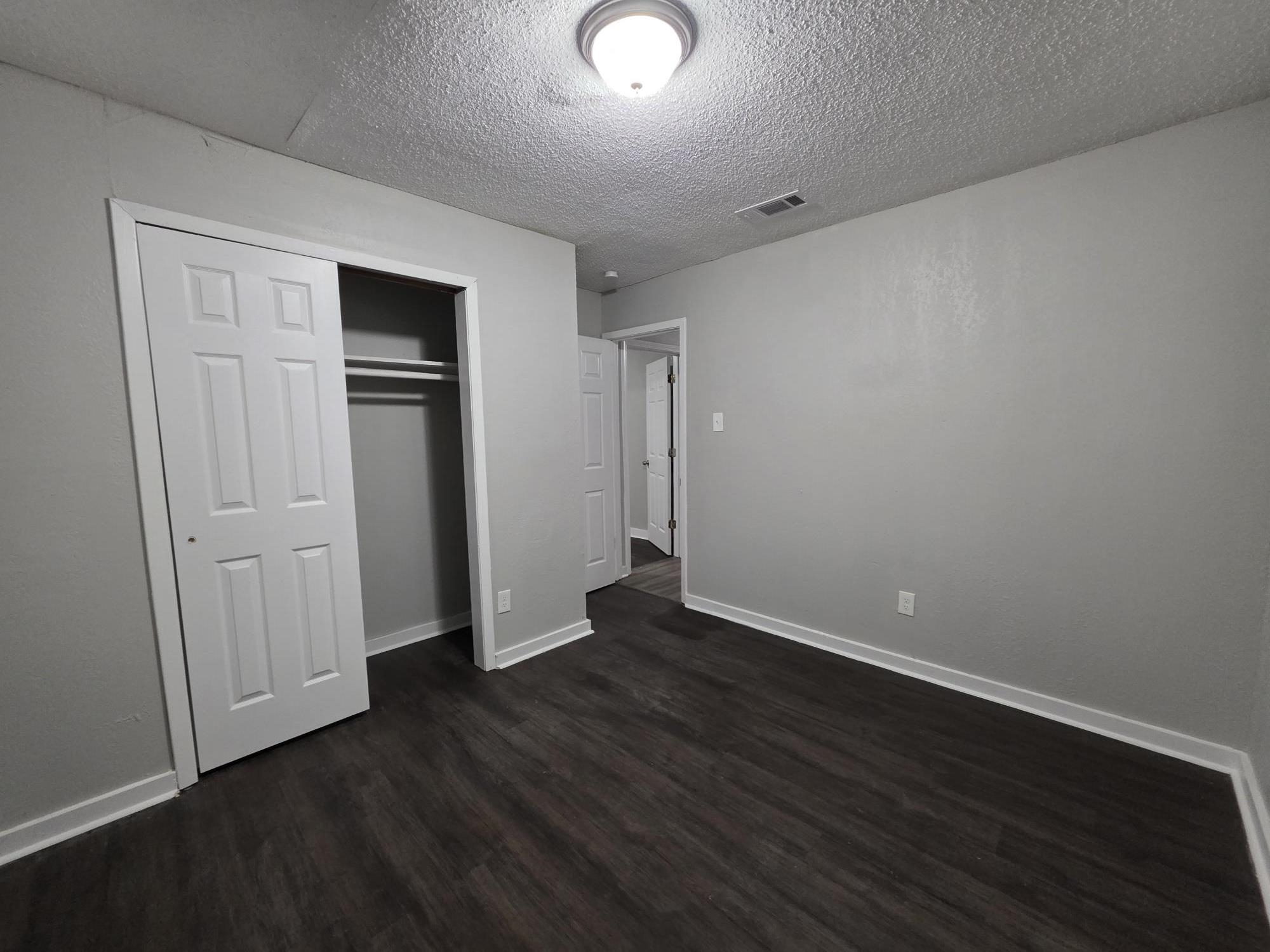 838 Crockett St Property Photo 5