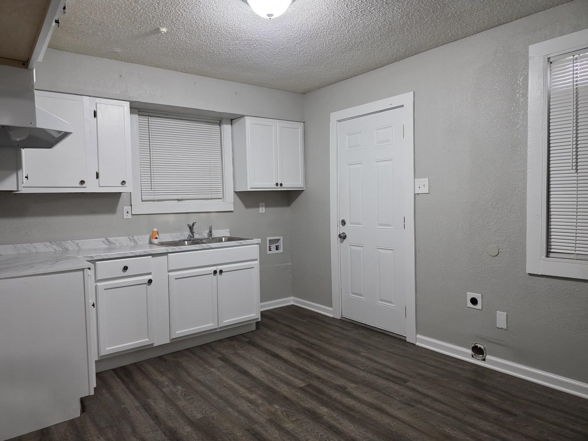 838 Crockett St Property Photo 7