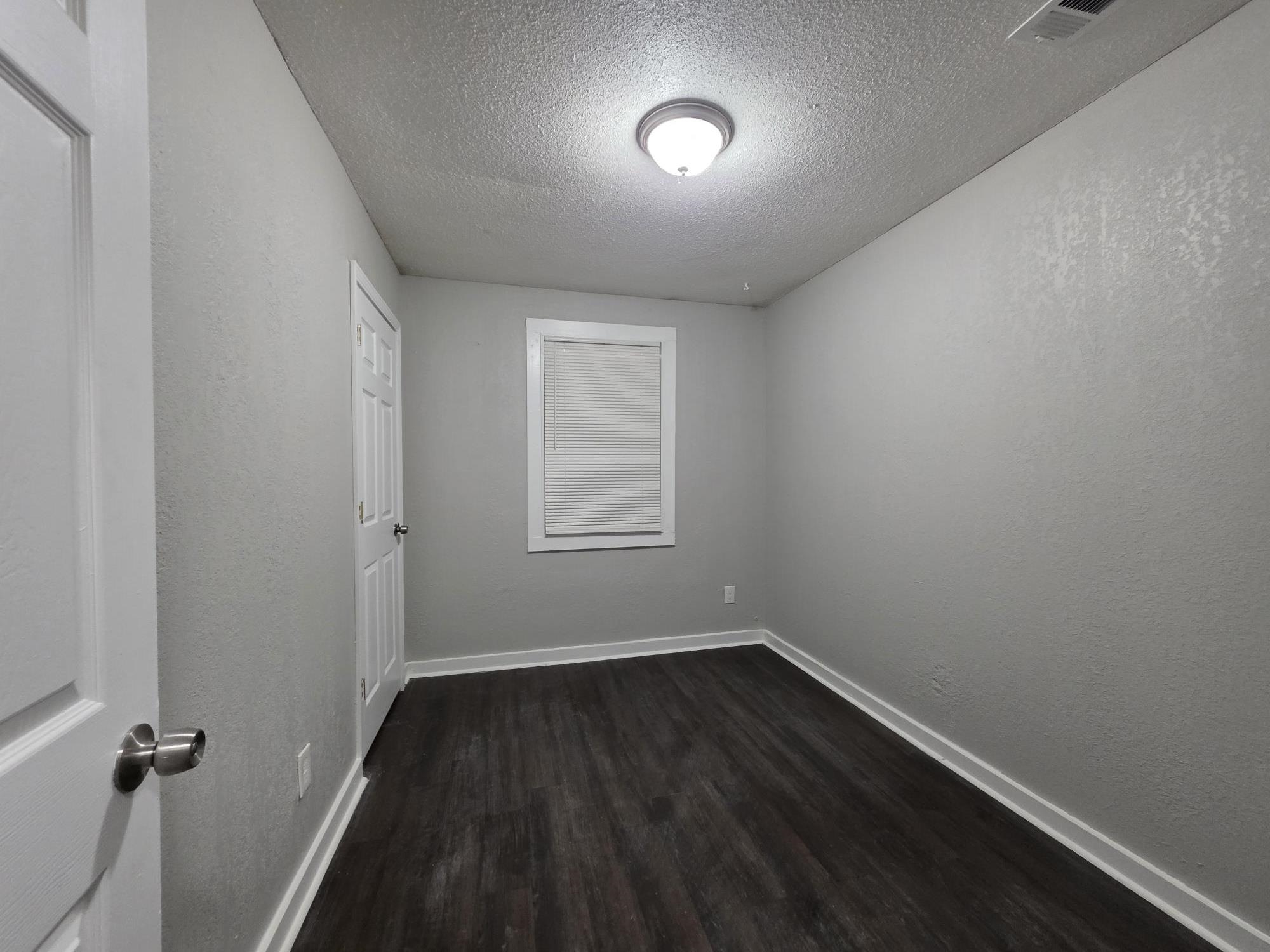 838 Crockett St Property Photo 8