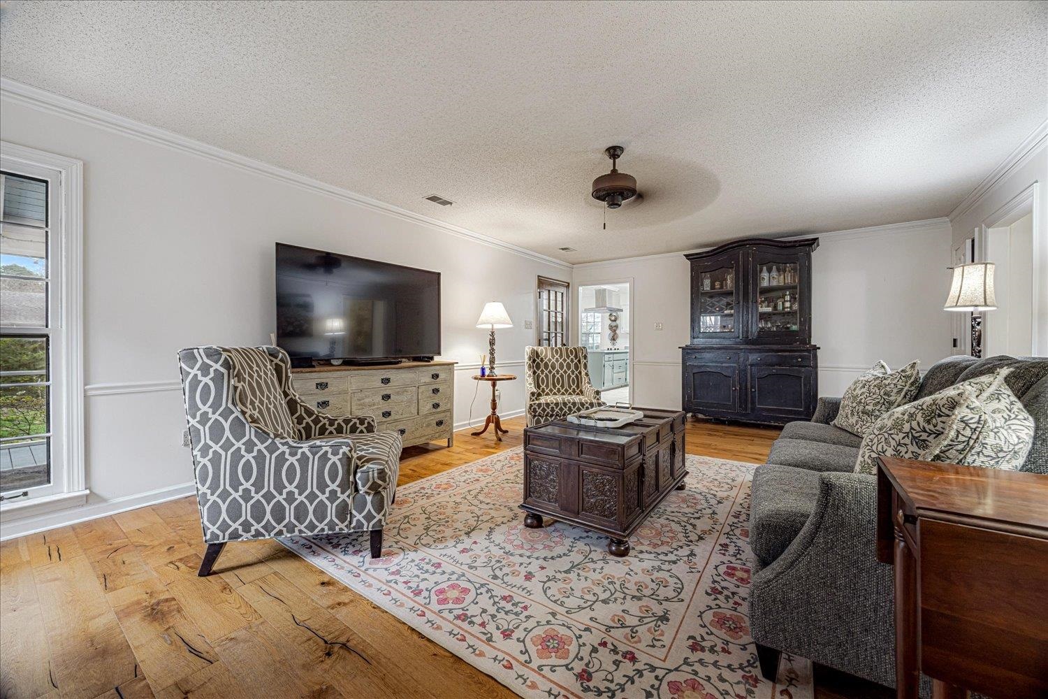 8193 Kimbrook Dr Property Photo 6