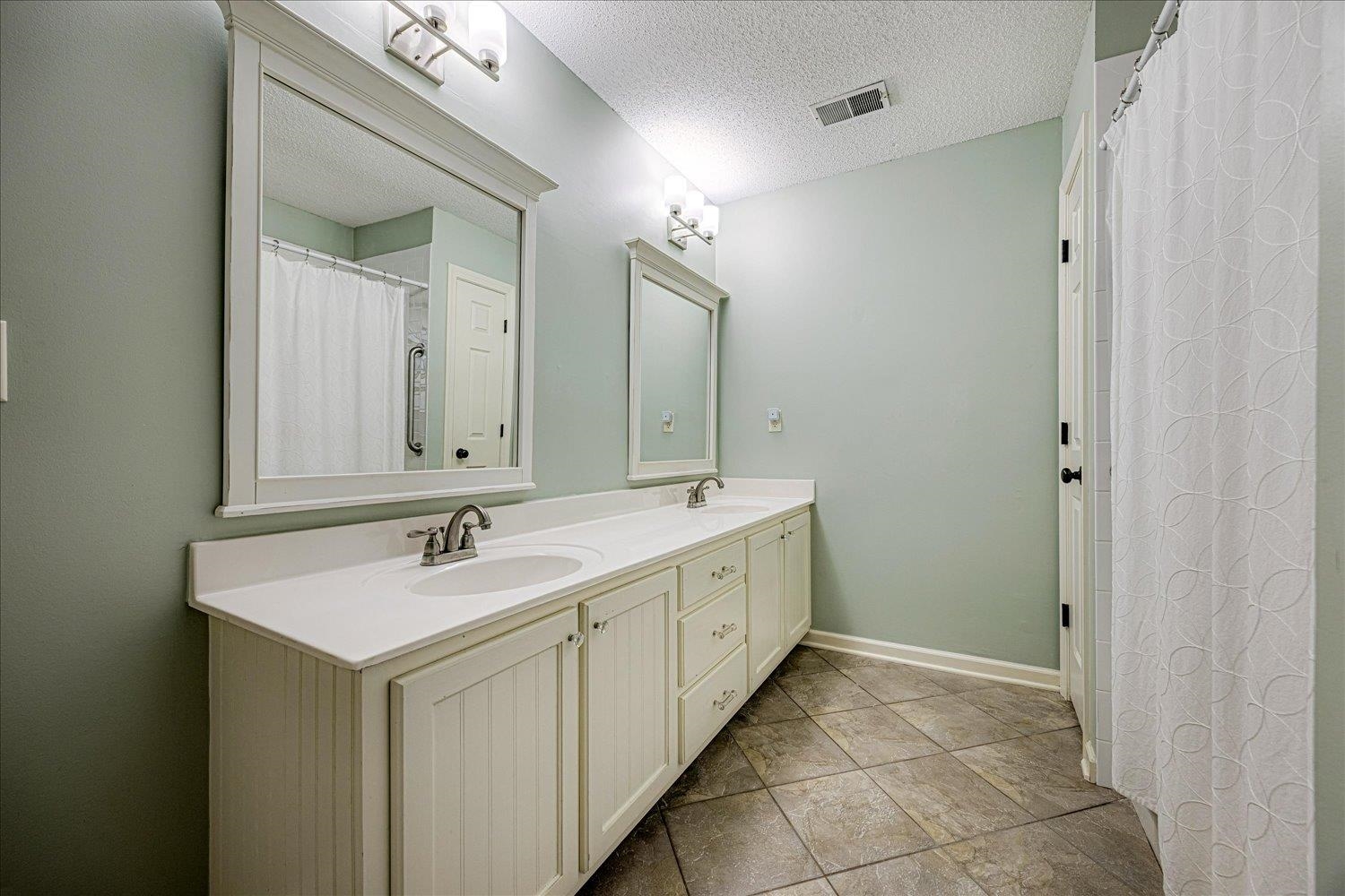 8193 Kimbrook Dr Property Photo 15