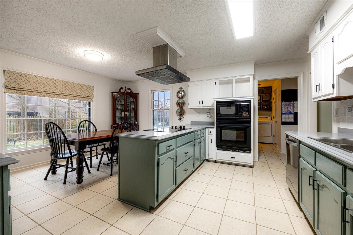 8193 Kimbrook Dr Property Photo 33