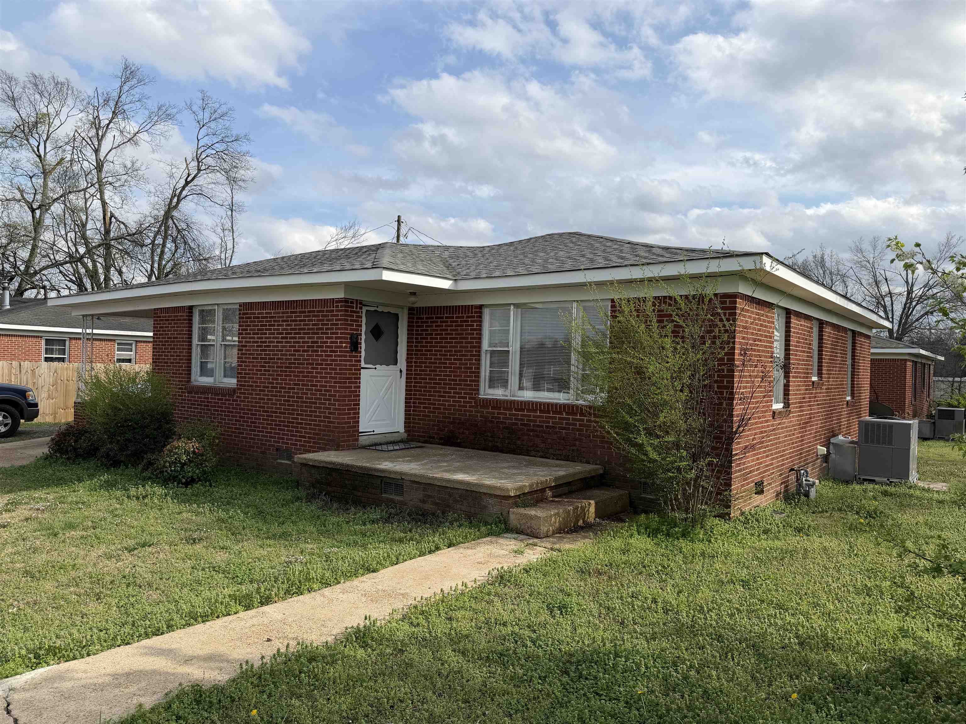 145 Cumberland St Property Photo 2