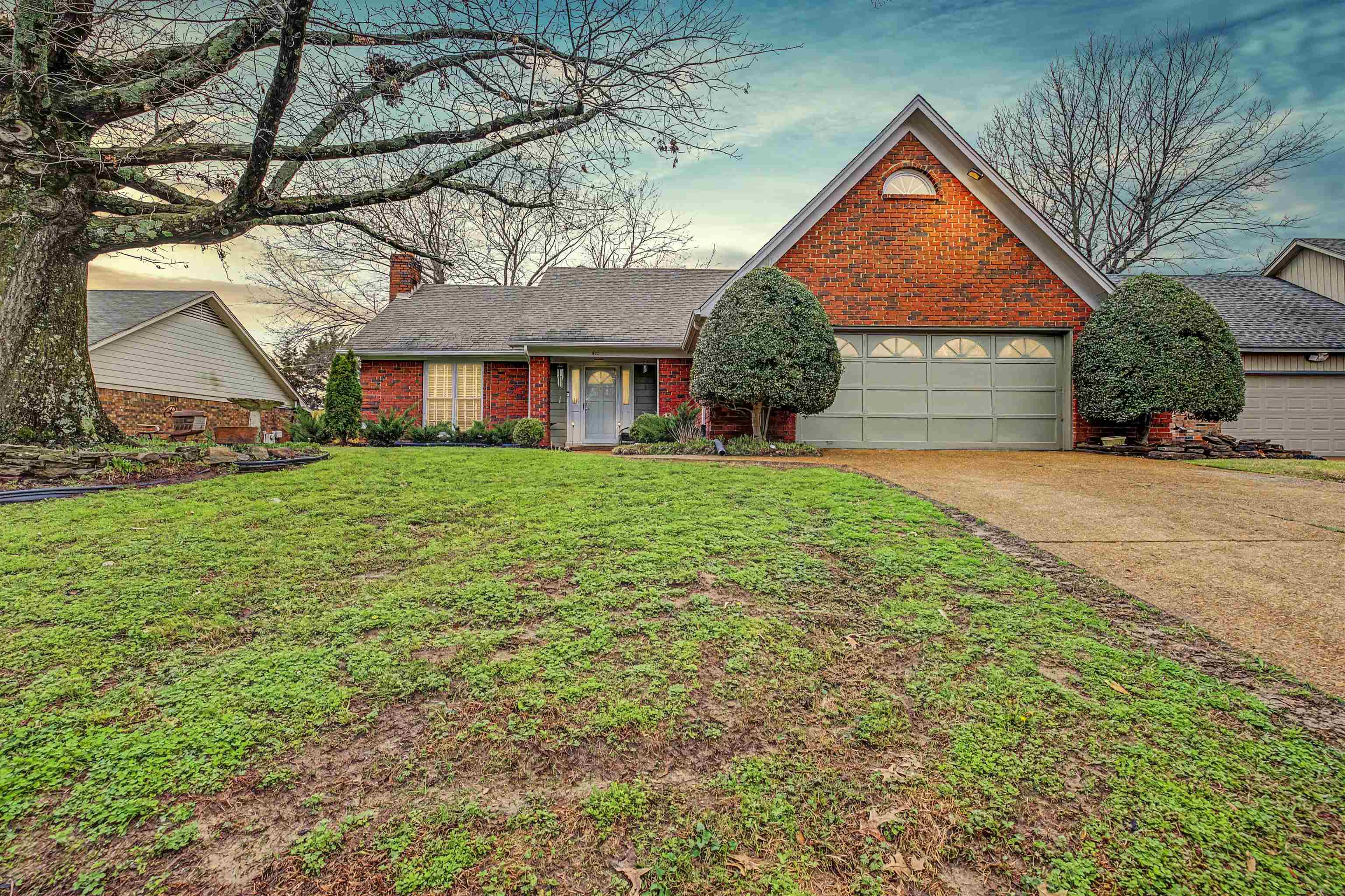 951 DOVE HOLLOW DR Property Photo 1