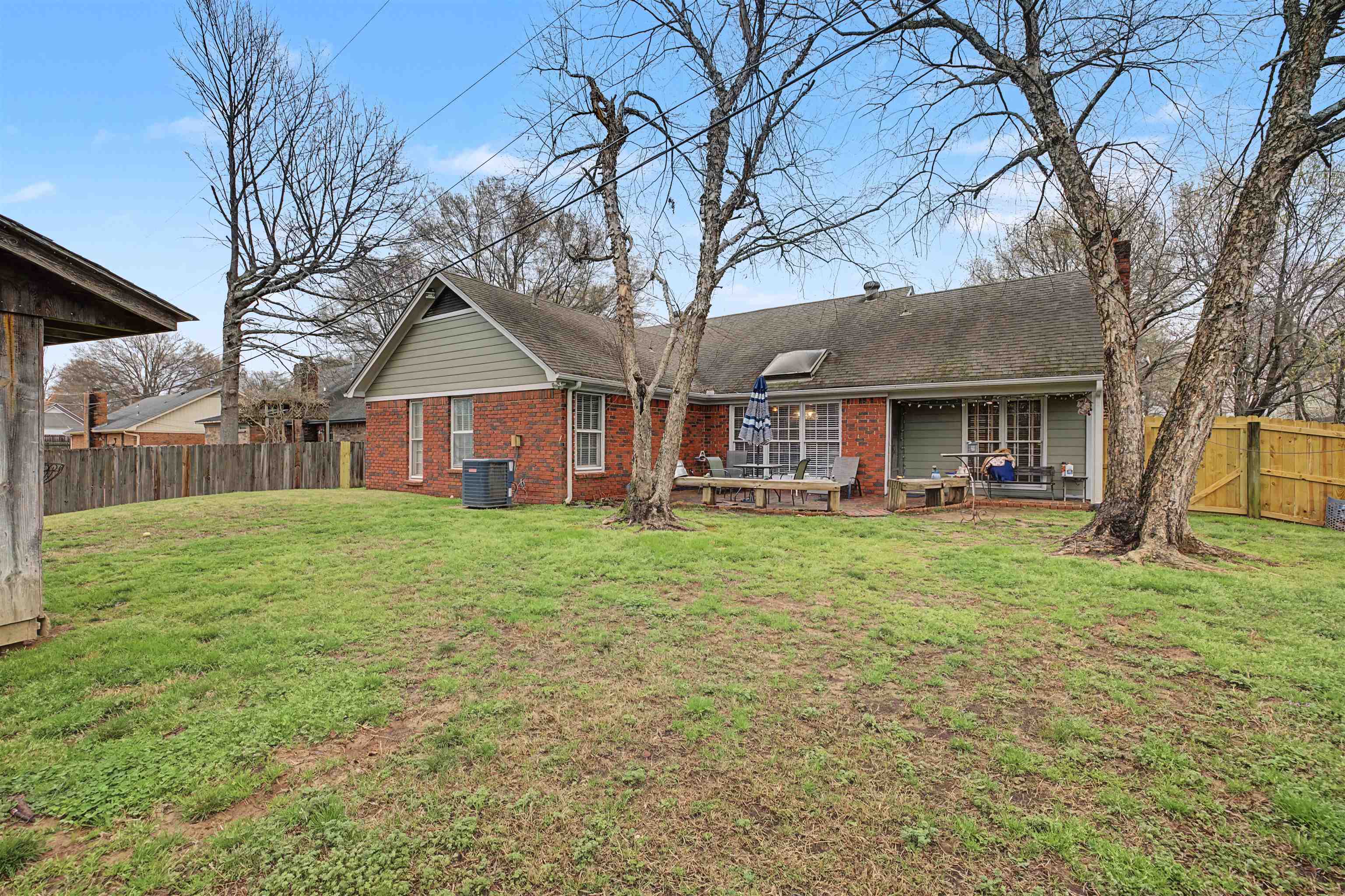 951 Dove Hollow Dr Property Photo 4