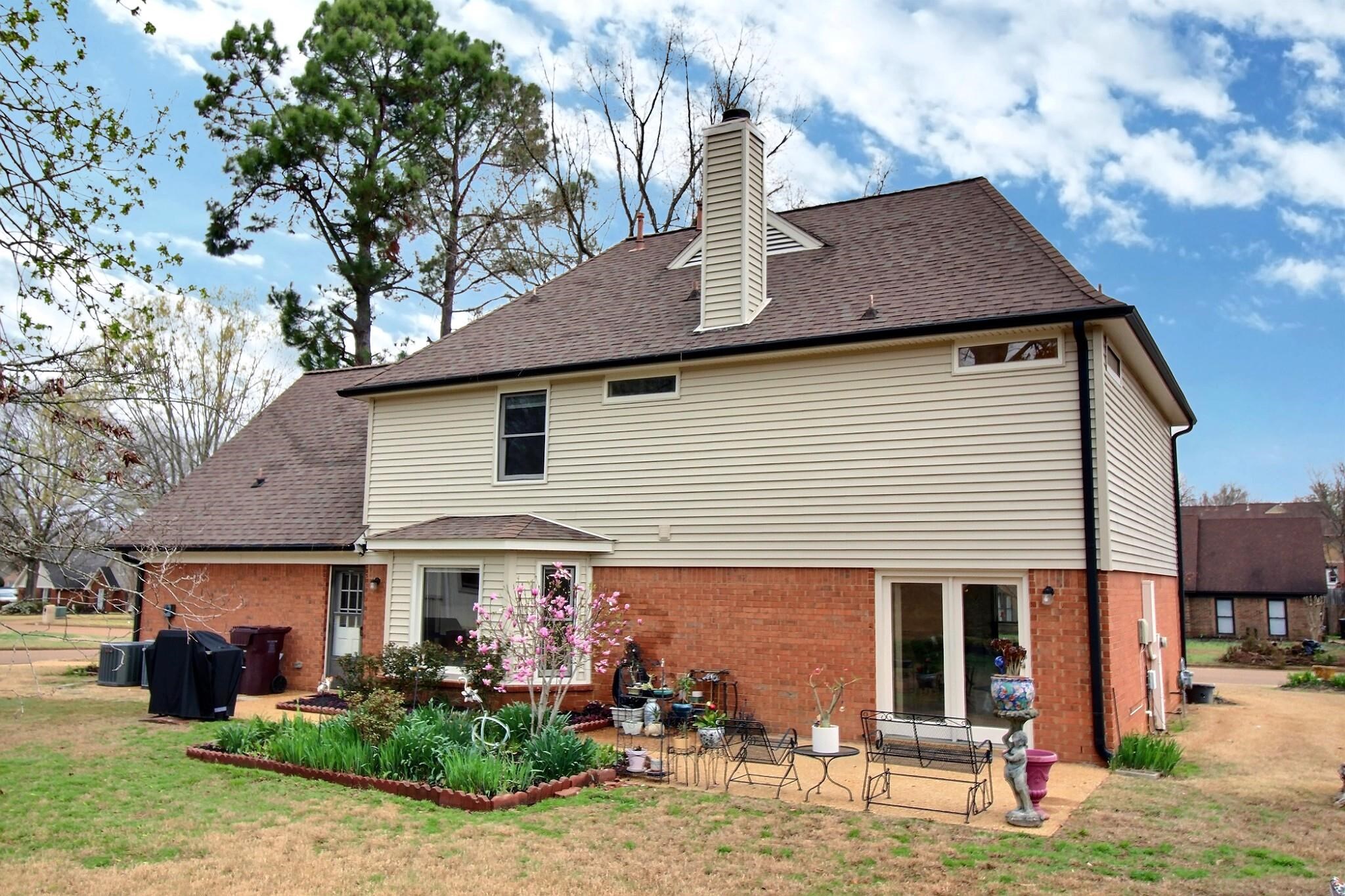 647 Winlawn Dr Property Photo 4