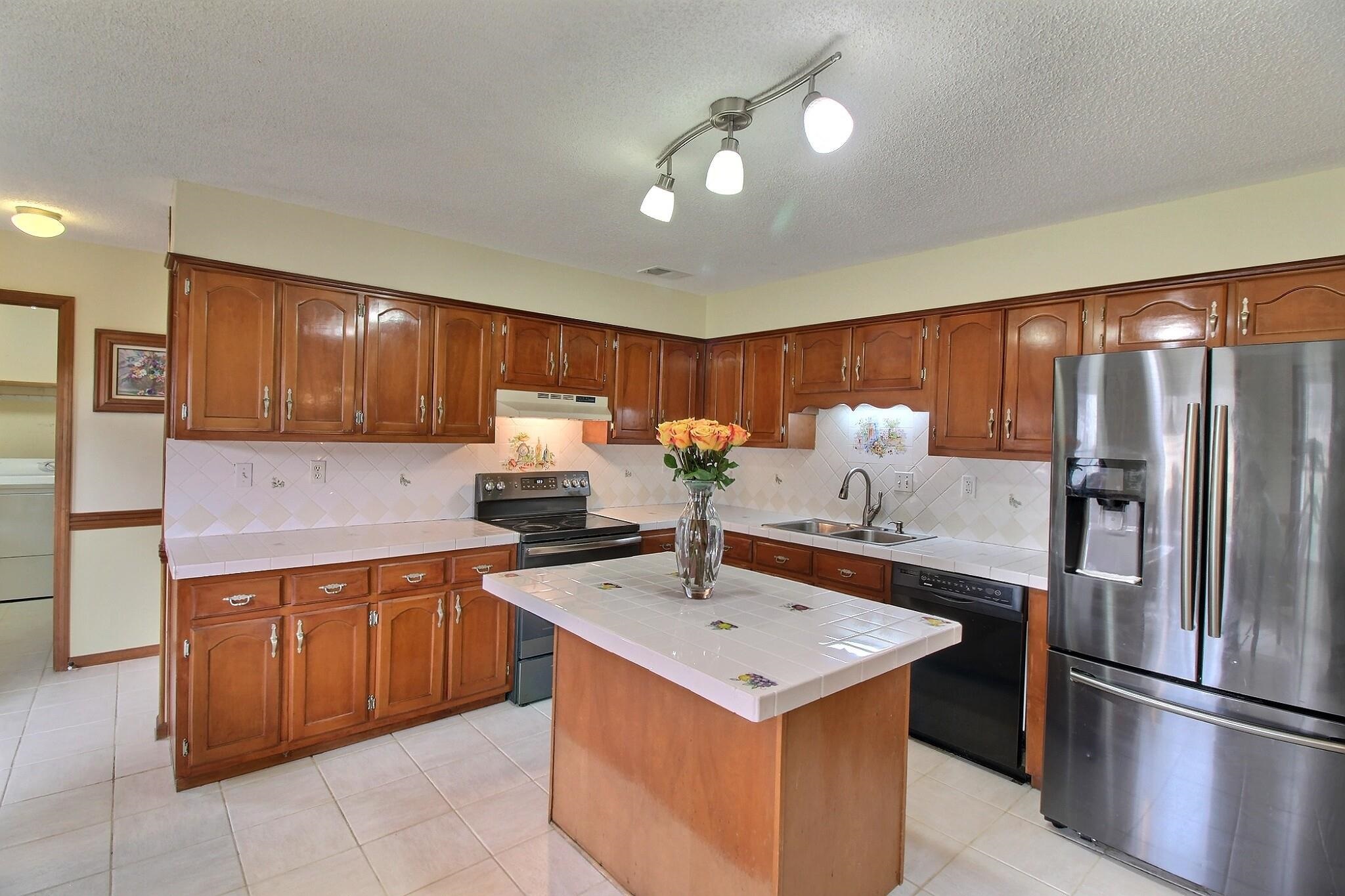 647 Winlawn Dr Property Photo 11
