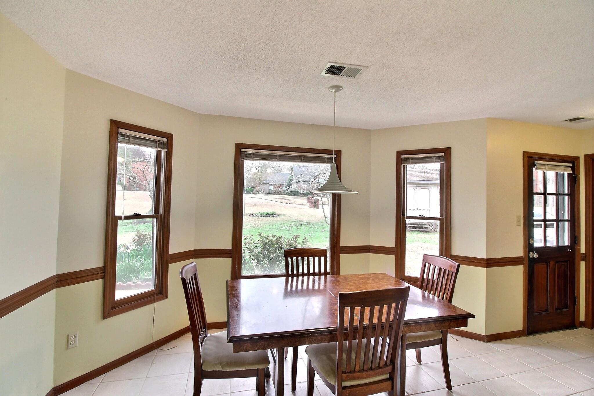 647 Winlawn Dr Property Photo 13